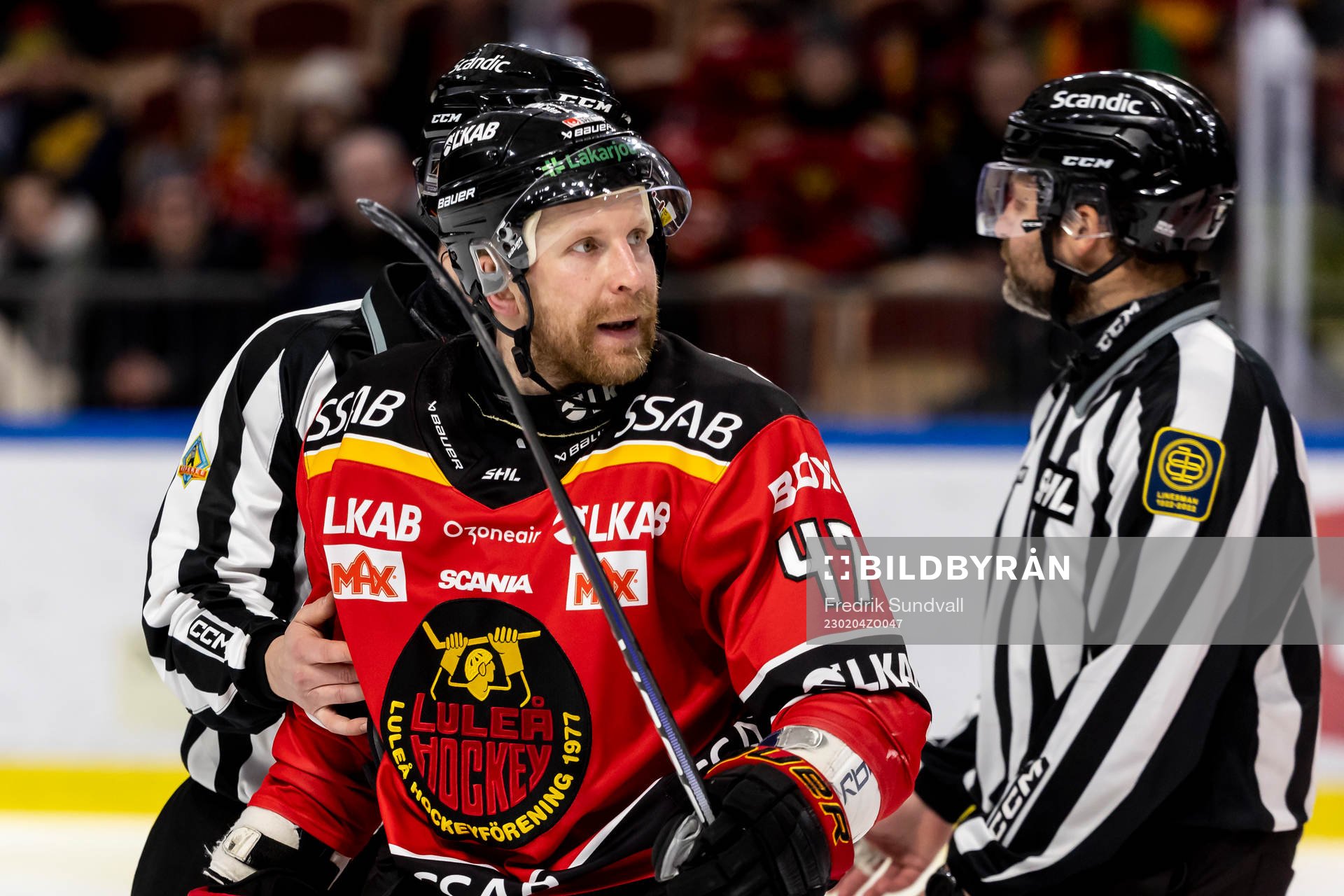 Luleås Leo Komarov reagerar