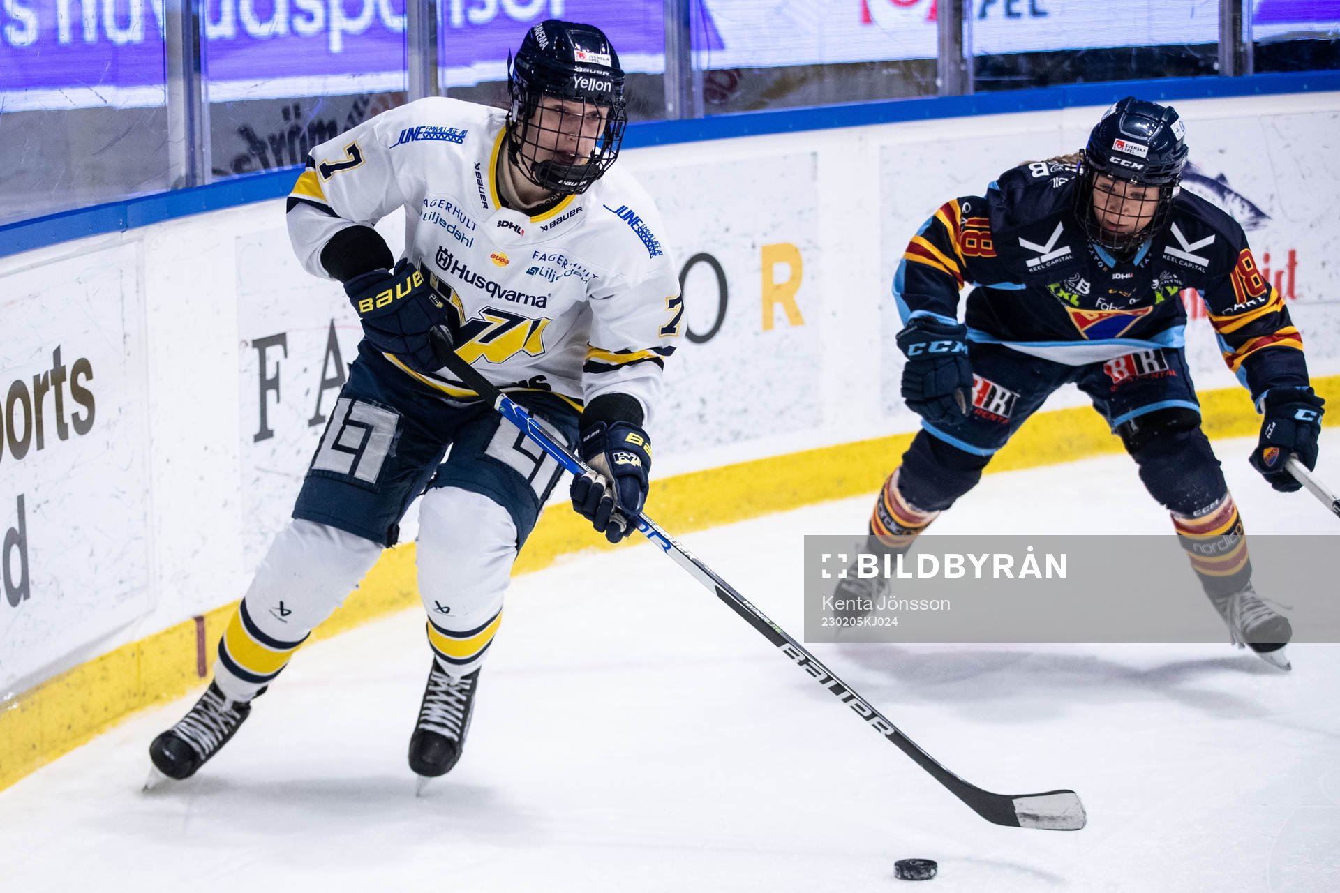 HV71s Ella Viitasuo och Djurgårdens Alice Östensson