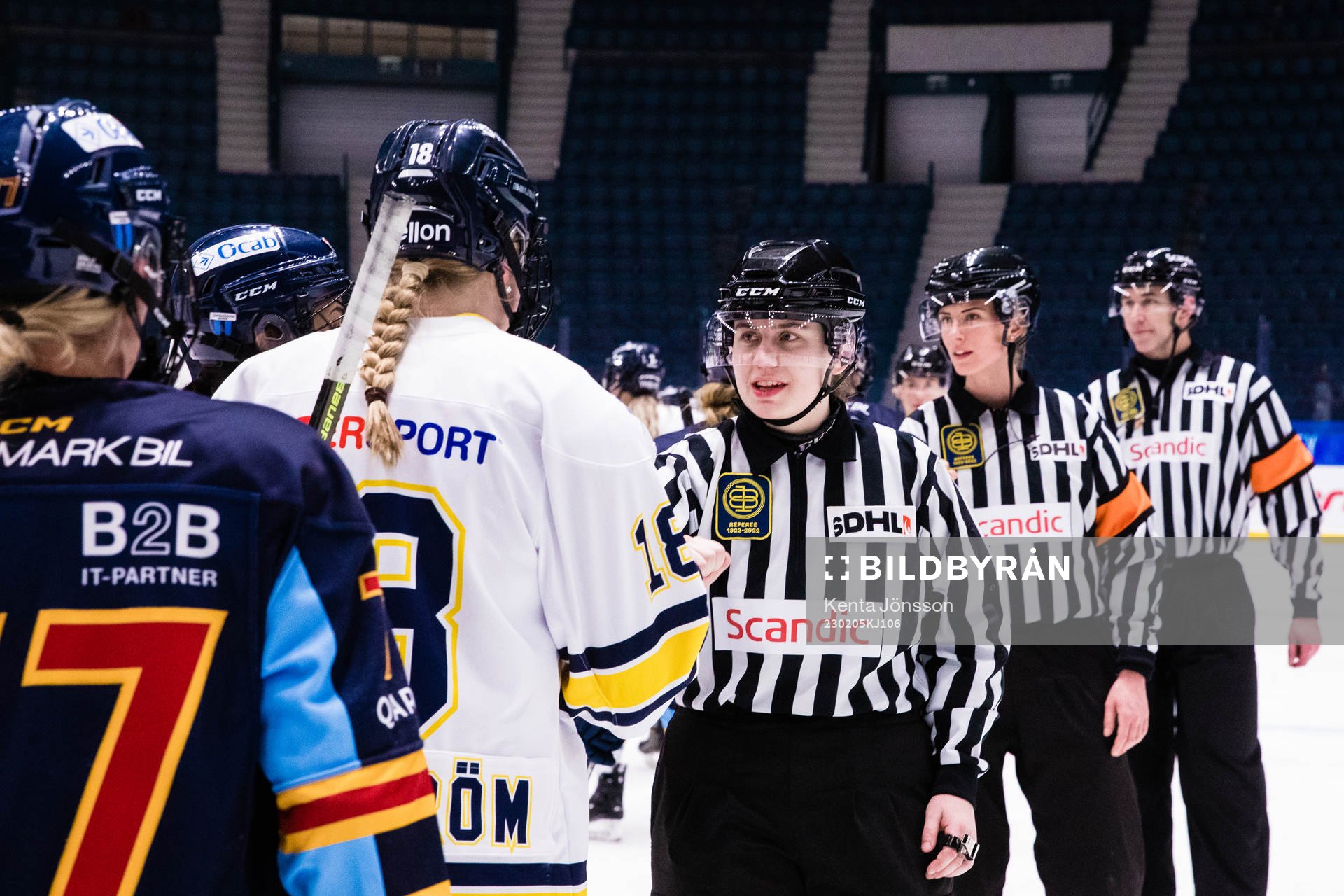 Assisterande domare Ottilia Classon, domare Anna Hammar och