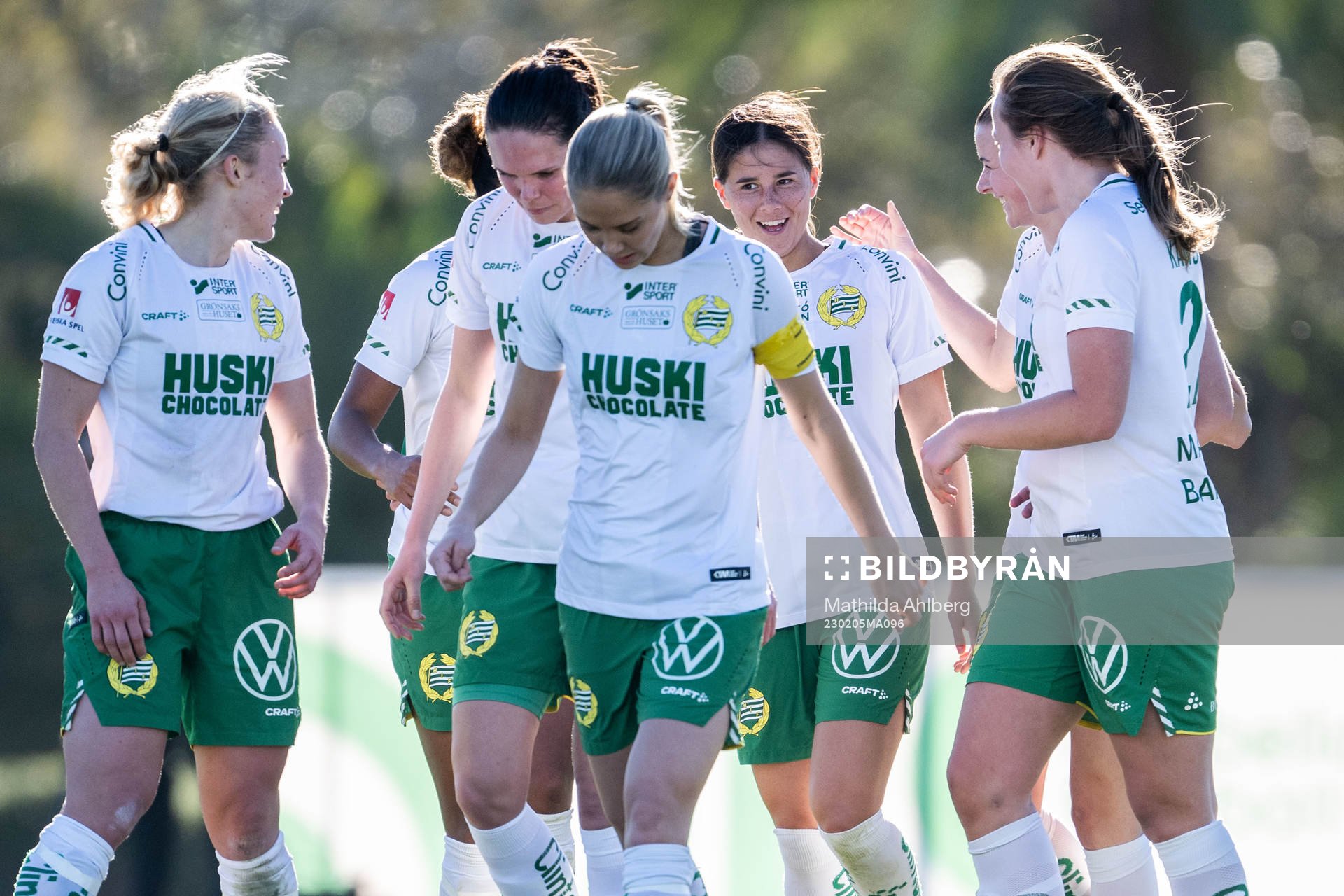 Kyra Cooney-Cross of Hammarby celebrates with teammates