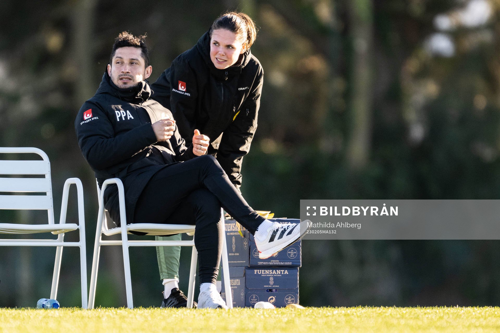 Head coach Pablo Pinones-Arce and Simone Boye Sørensen of