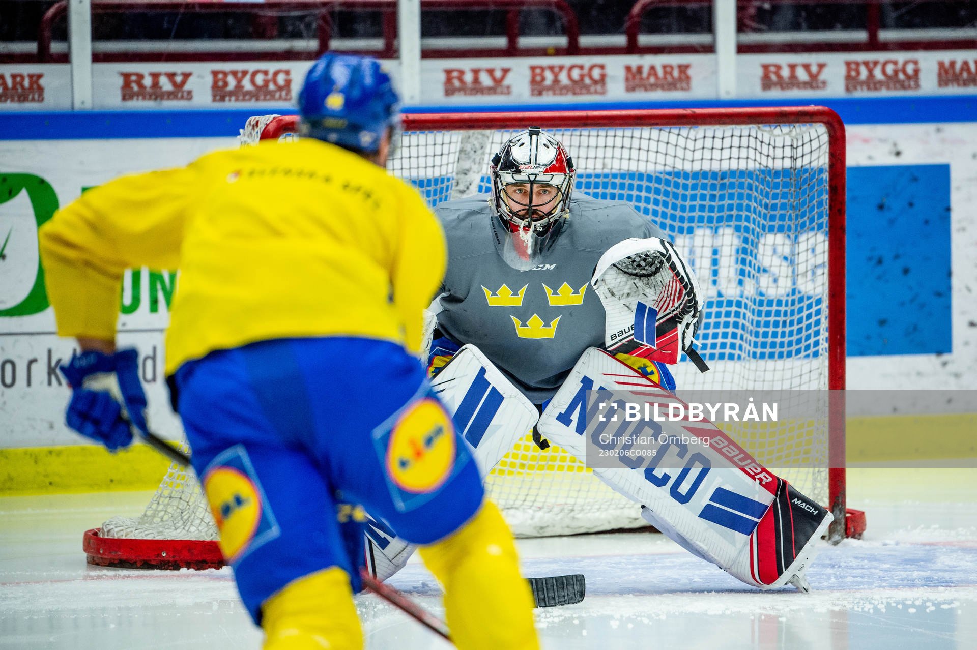 Goalkeeper Jhonas Enroth of Sweden at a practice session