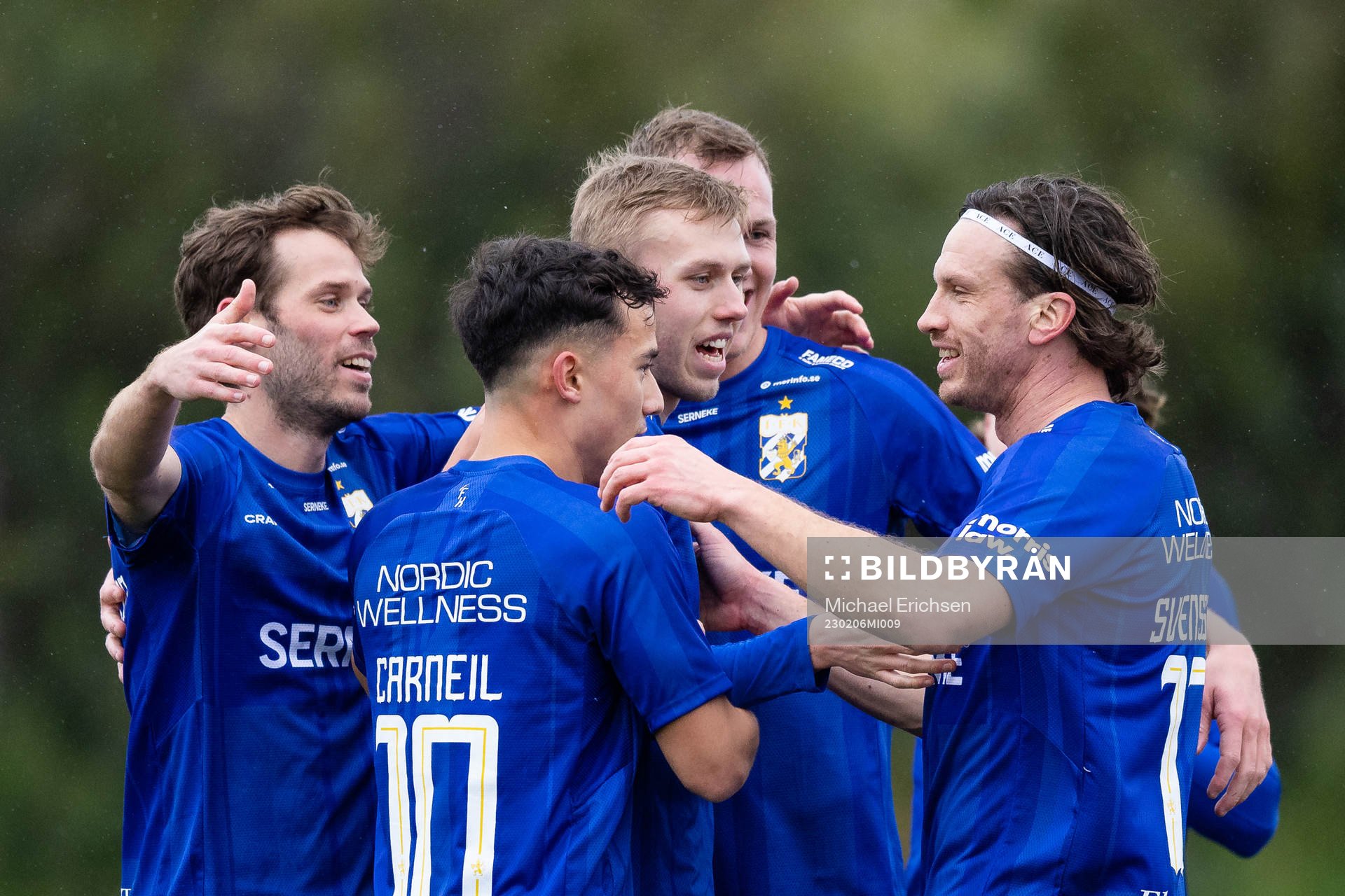 IFK Göteborgs Elias Hagen jublar med lagkamrater