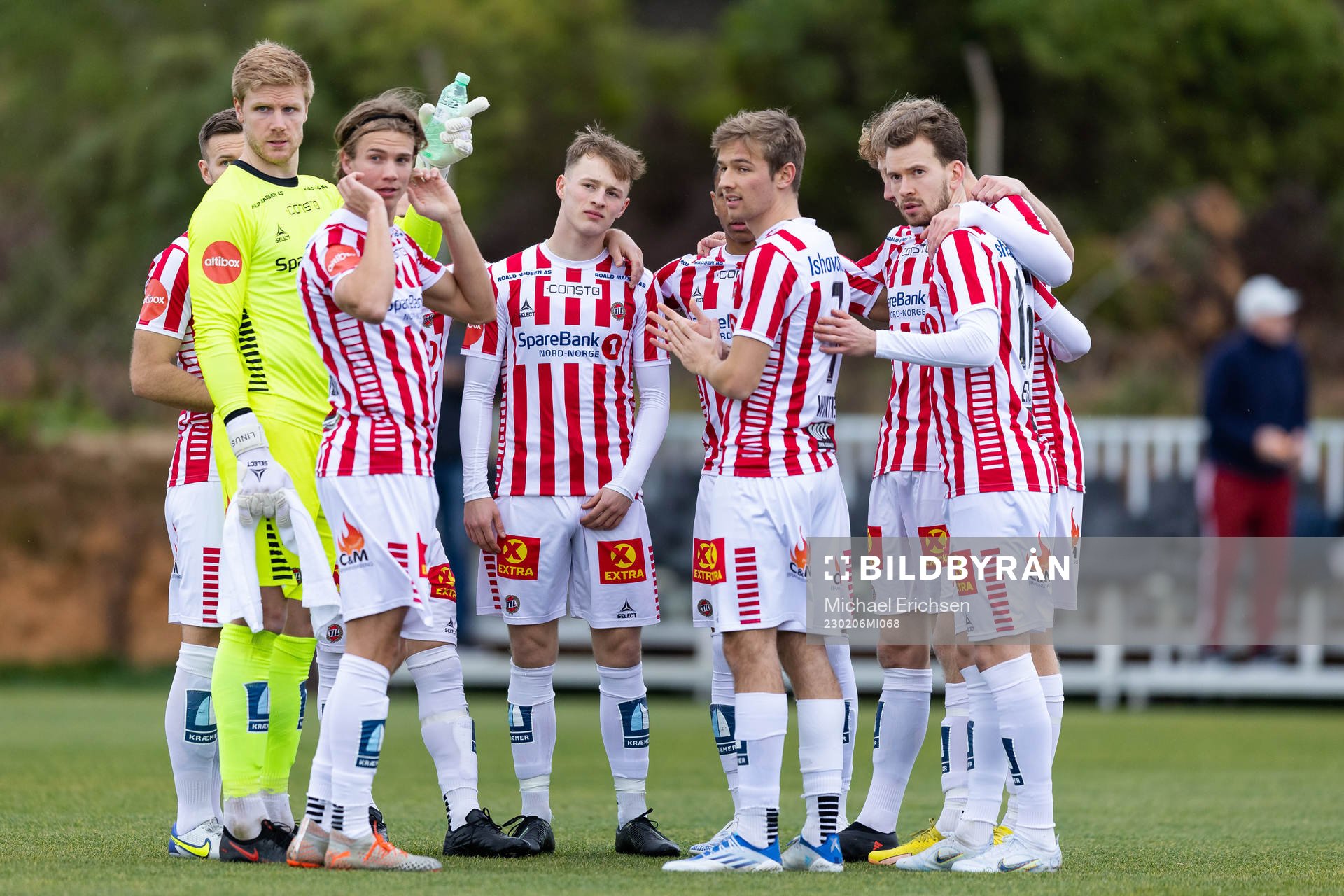 Tromsös spelare samlade innan träningsmatchen i fotboll