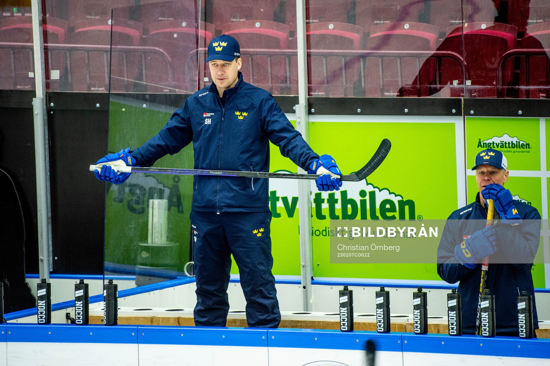 Head coach Sam Hallam and assistant coach Nicklas Rahm of