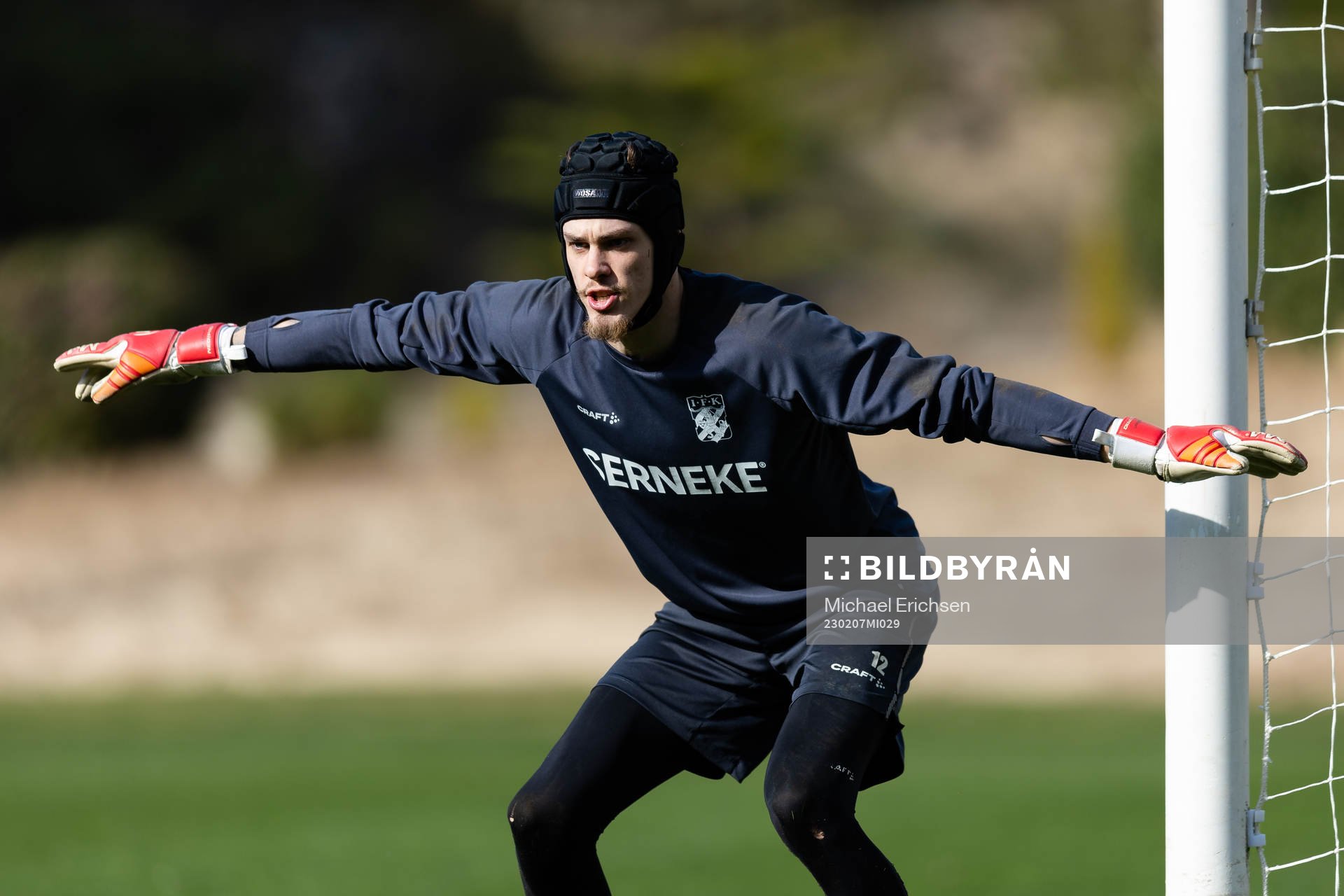 IFK Göteborgs målvakt Adam Benediktsson under en träning med IFK Göteborg den 7 februari 2023 i Alicante, Torrevieja. 
