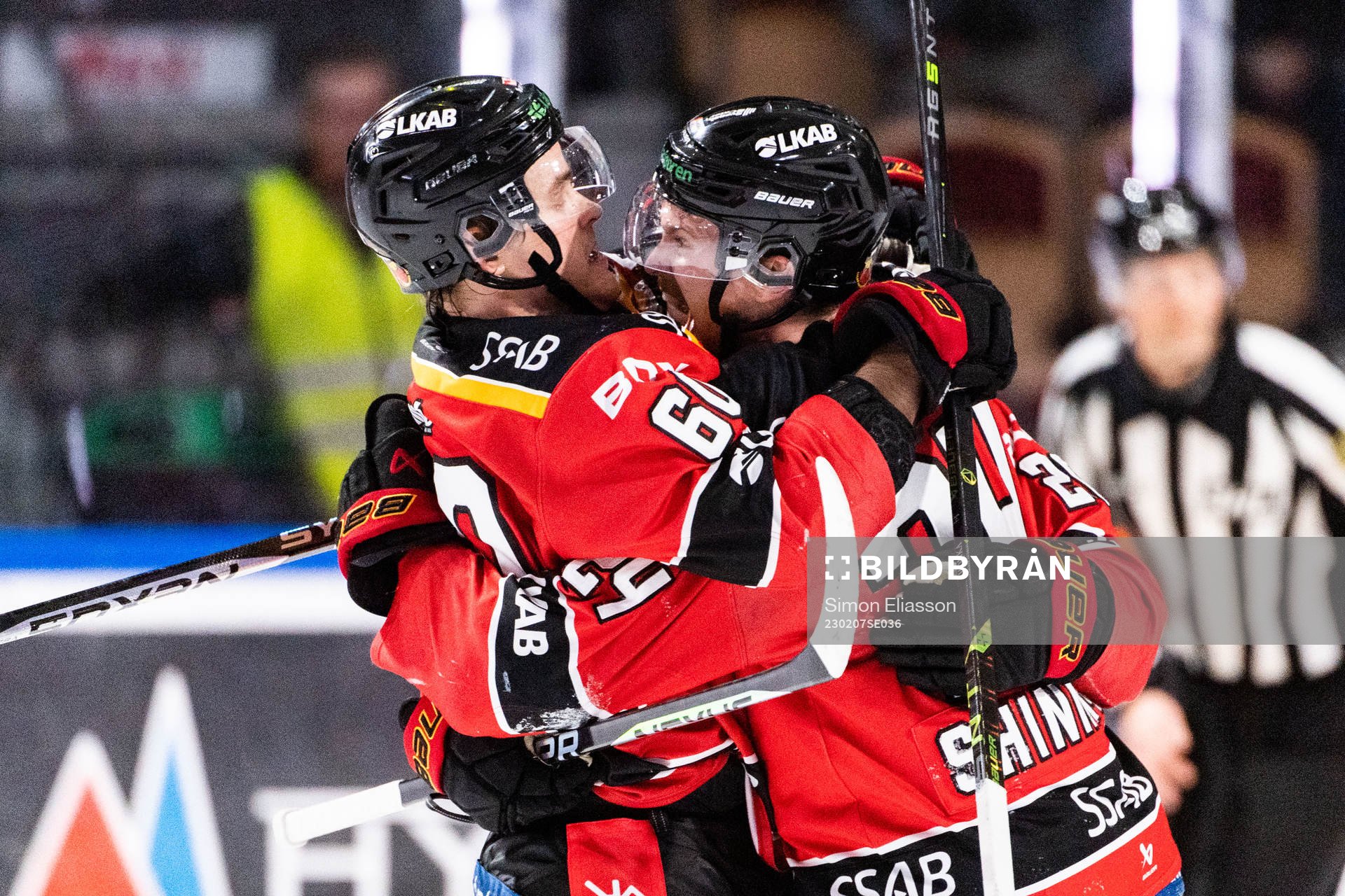 Luleås Julius Honka jublar med Brendan Shinnimin