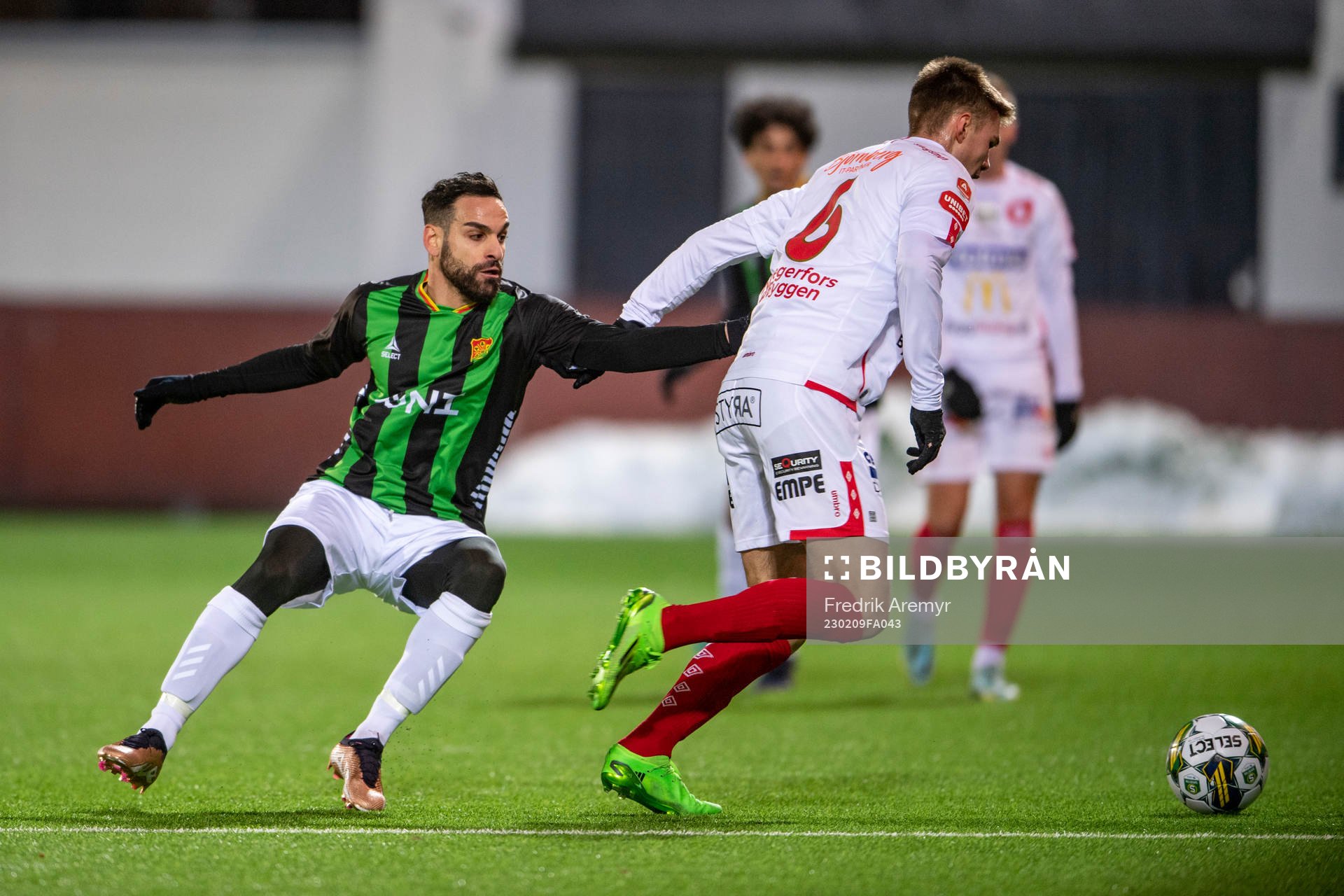 GAIS Mervan Celik och Degerfors Oscar Wallin