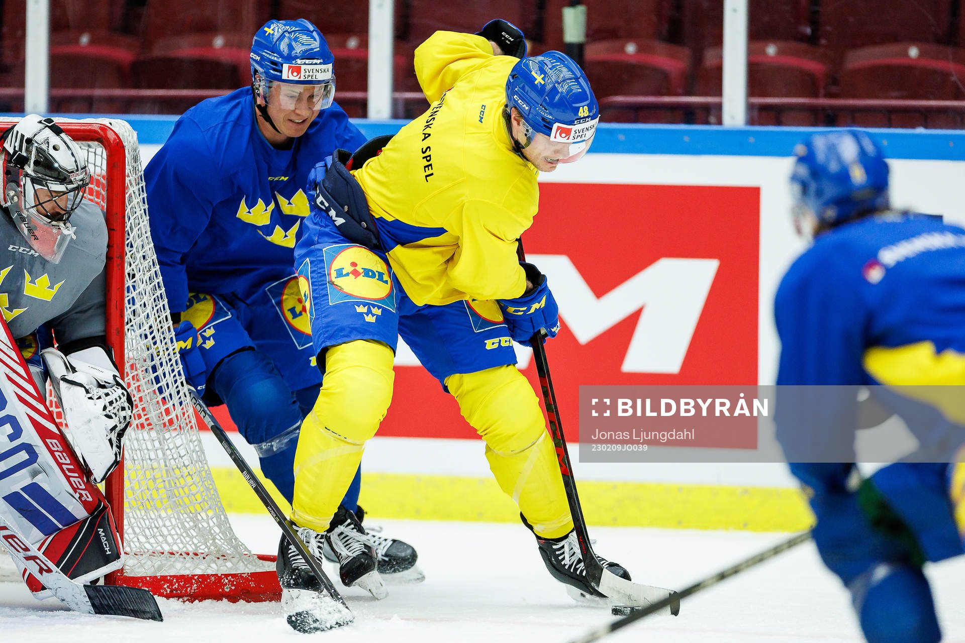 Dennis Rasmussen and Carl Klingberg of Sweden at a practice