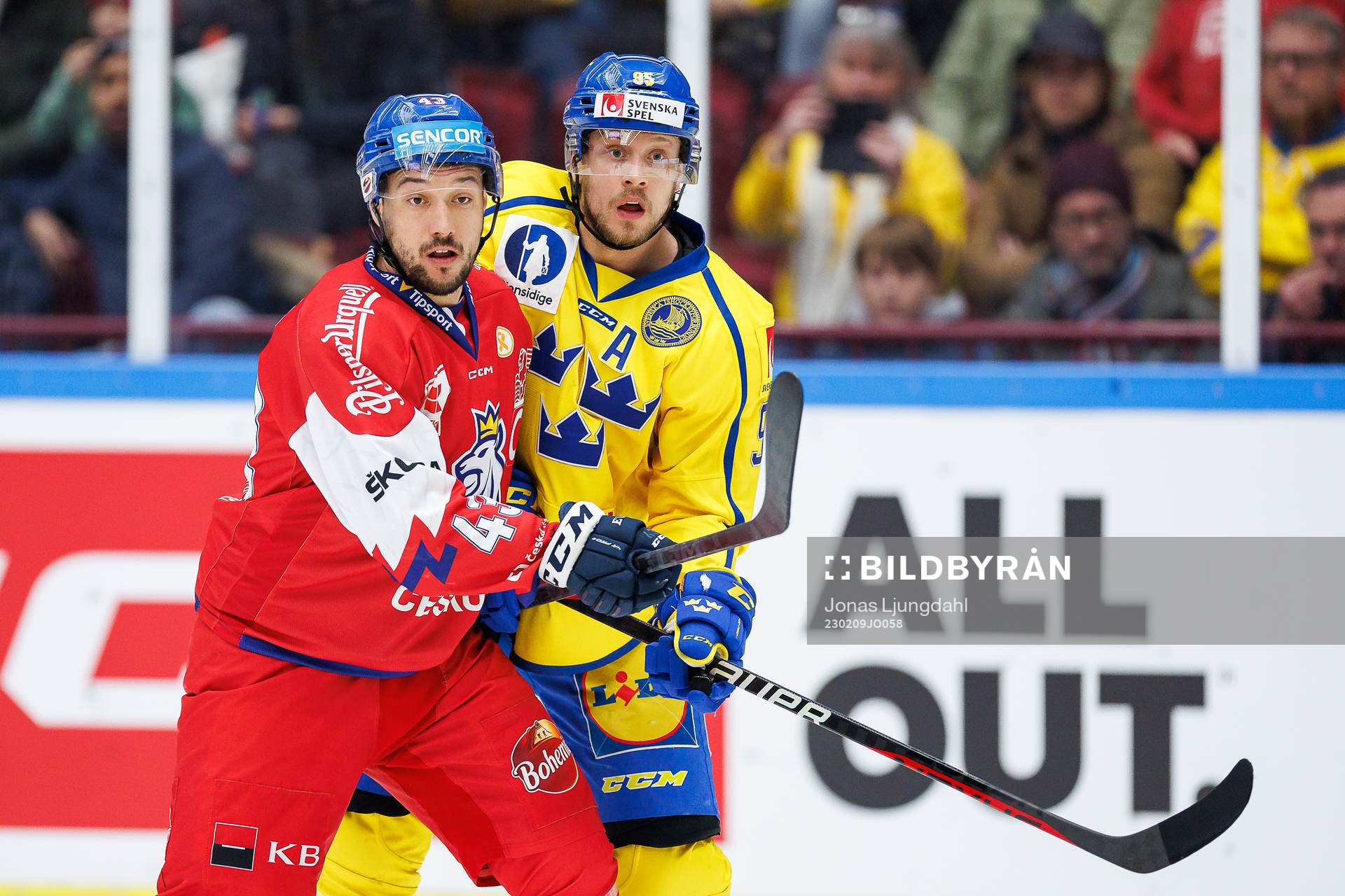 Jan Kovar of Czech Republic and Jacob de la Rose of Sweden