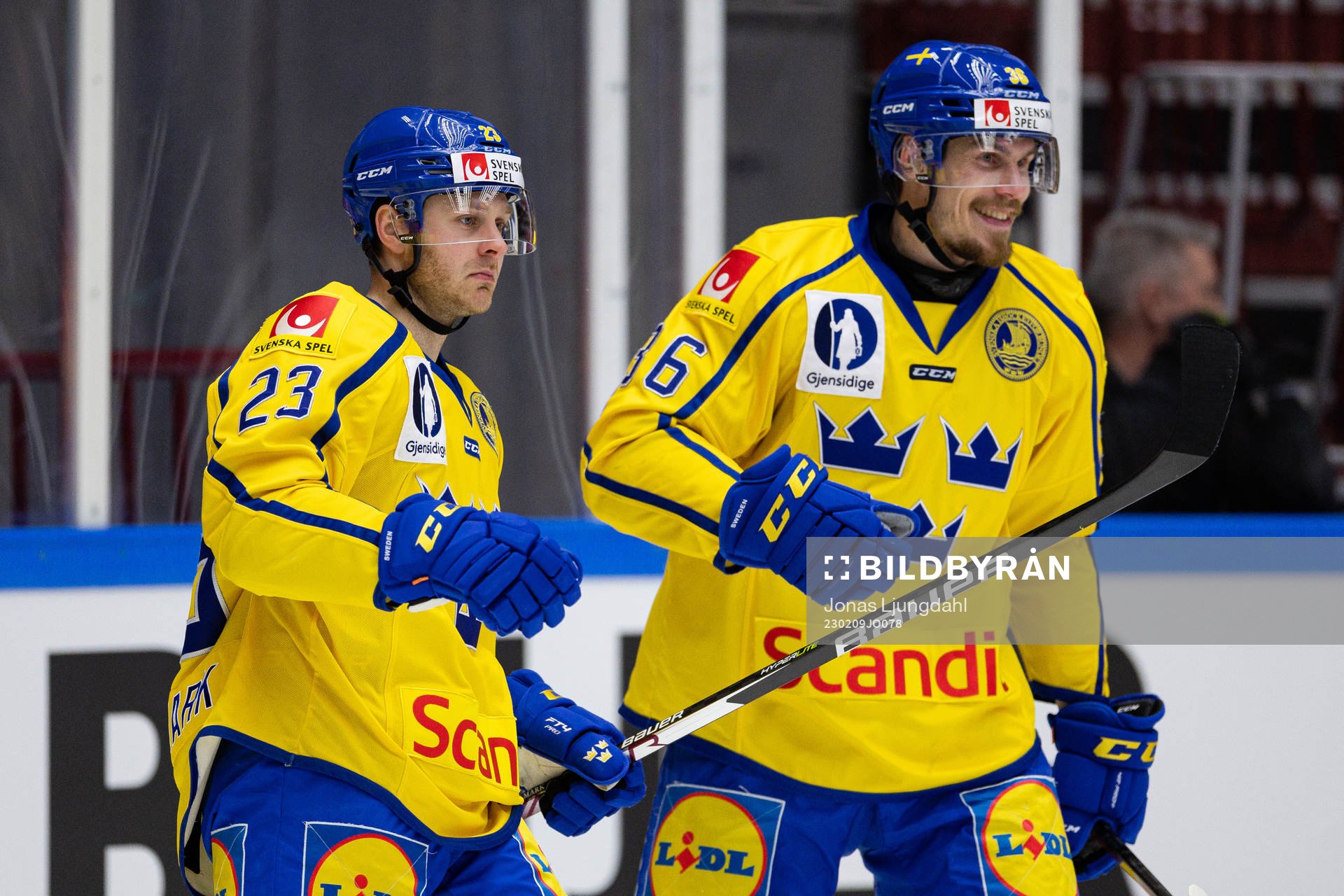 Lucas Wallmark and Emil Larsson of Sweden celebrate the 1-1