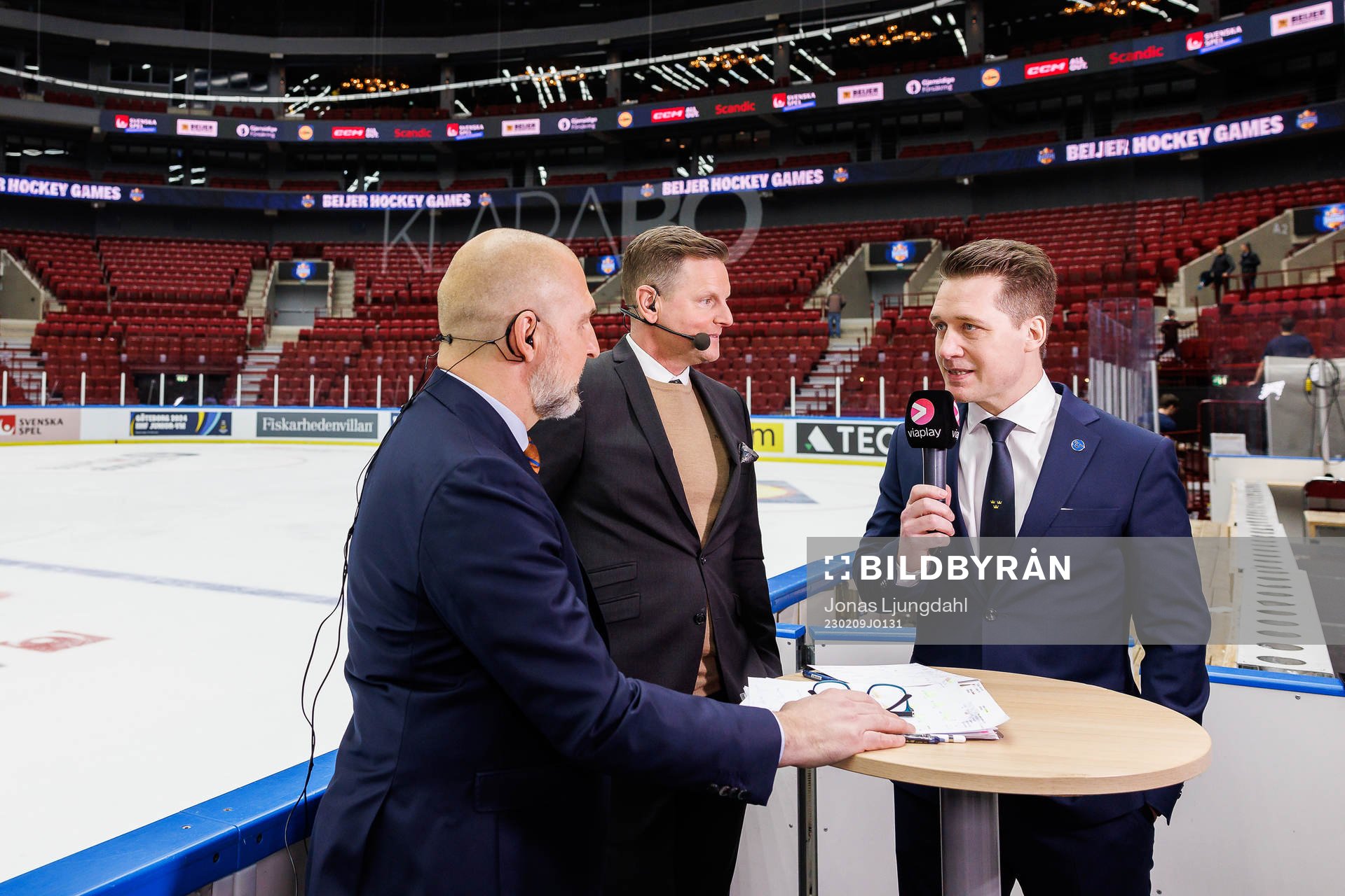Head coach Sam Hallam of Sweden
