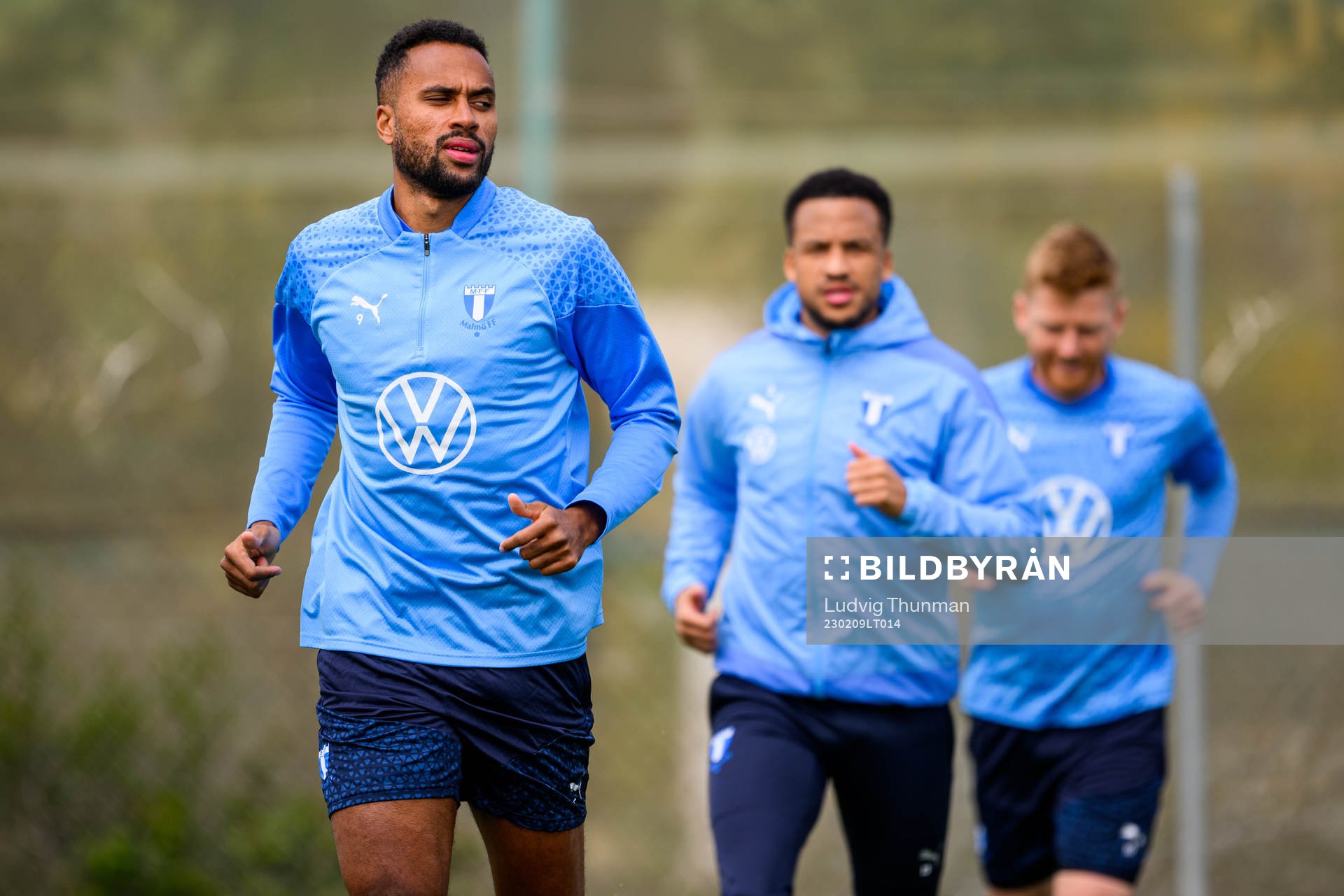 Isaac Kiese Thelin, Martin Olsson och Anders Christiansen under en träning med Malmö FF den 9 februari 2023 i Estepona. 