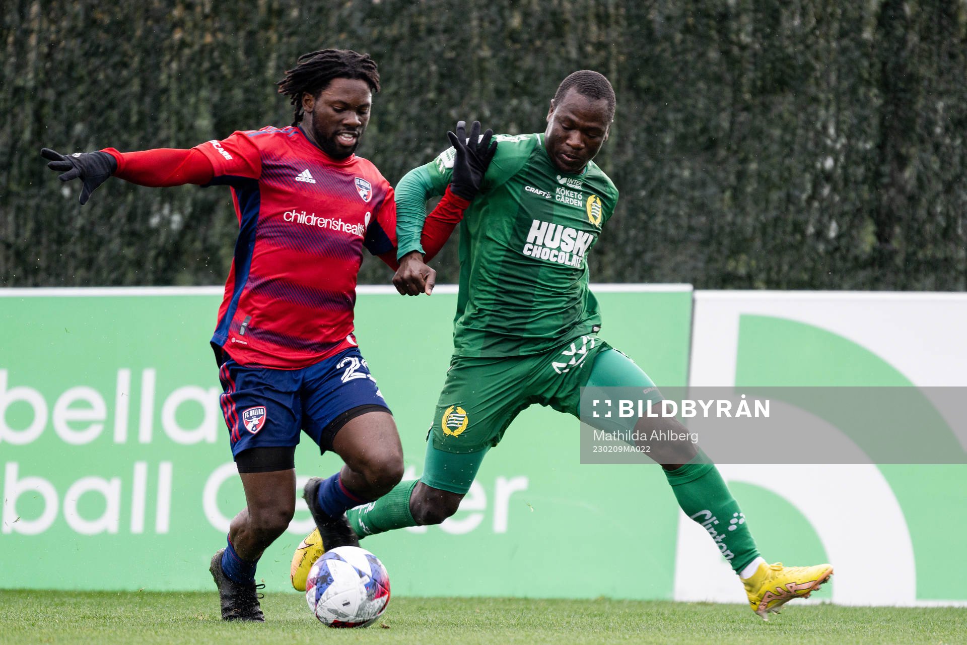 Twumasi Ema of Dallas and Saidou Alioum of Hammarby