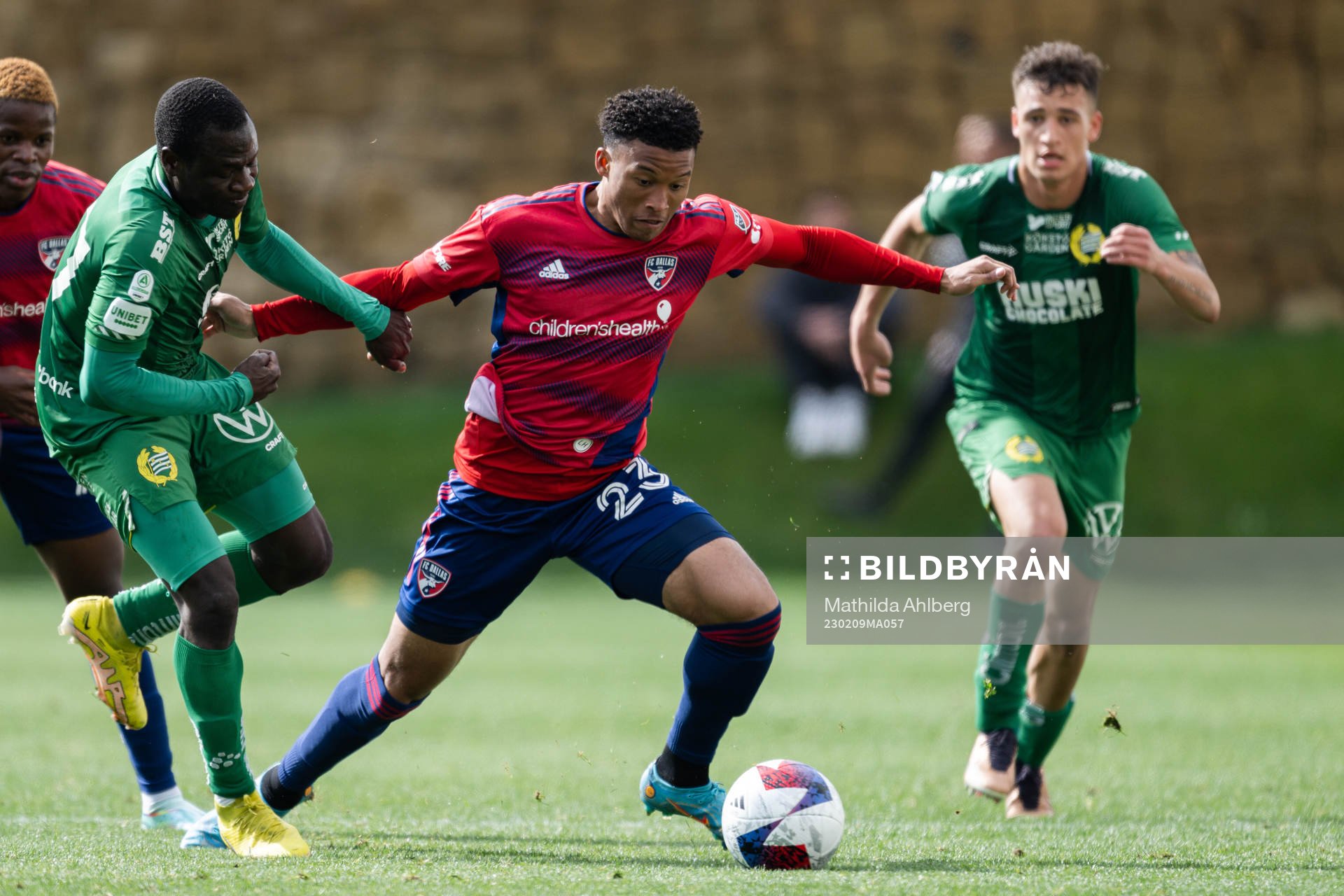 Saidou Alioum of Hammarby and Smith Colin of Dallas