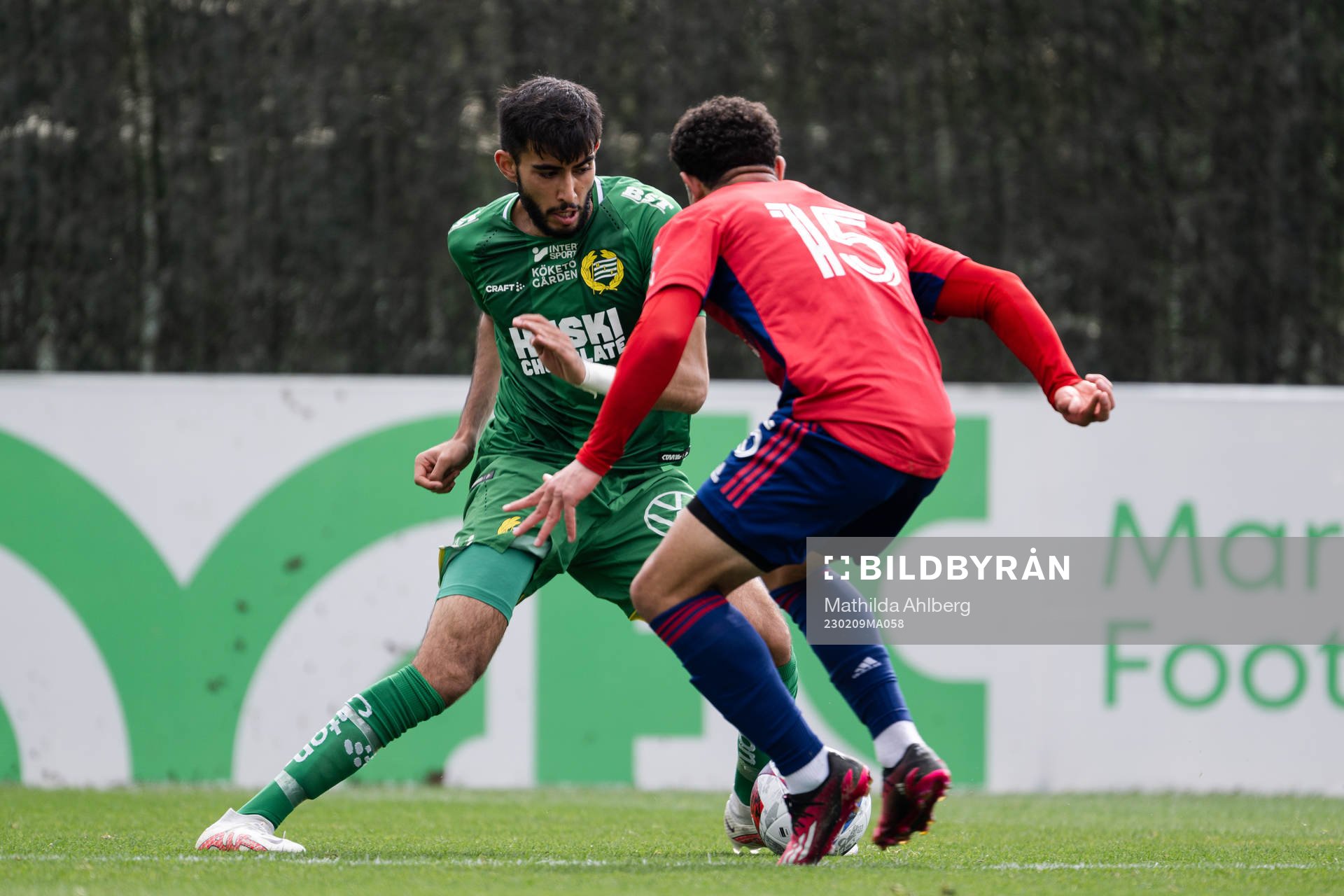 Montader Madjed of Hammarby and Parker Isaiah of Dallas