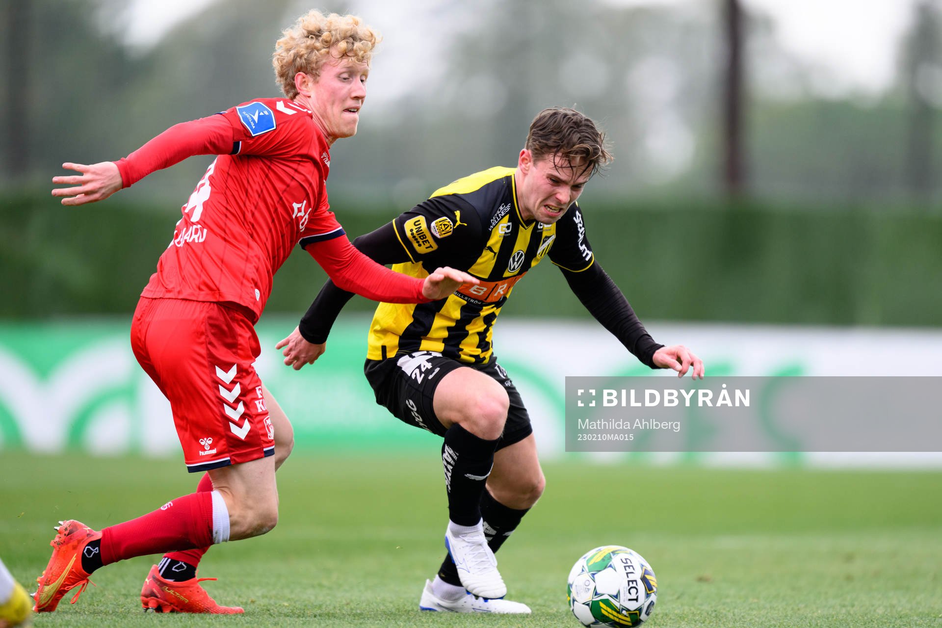 Tobias Mølgaard of Aarhus and Lars Olden Larsen of Häcken