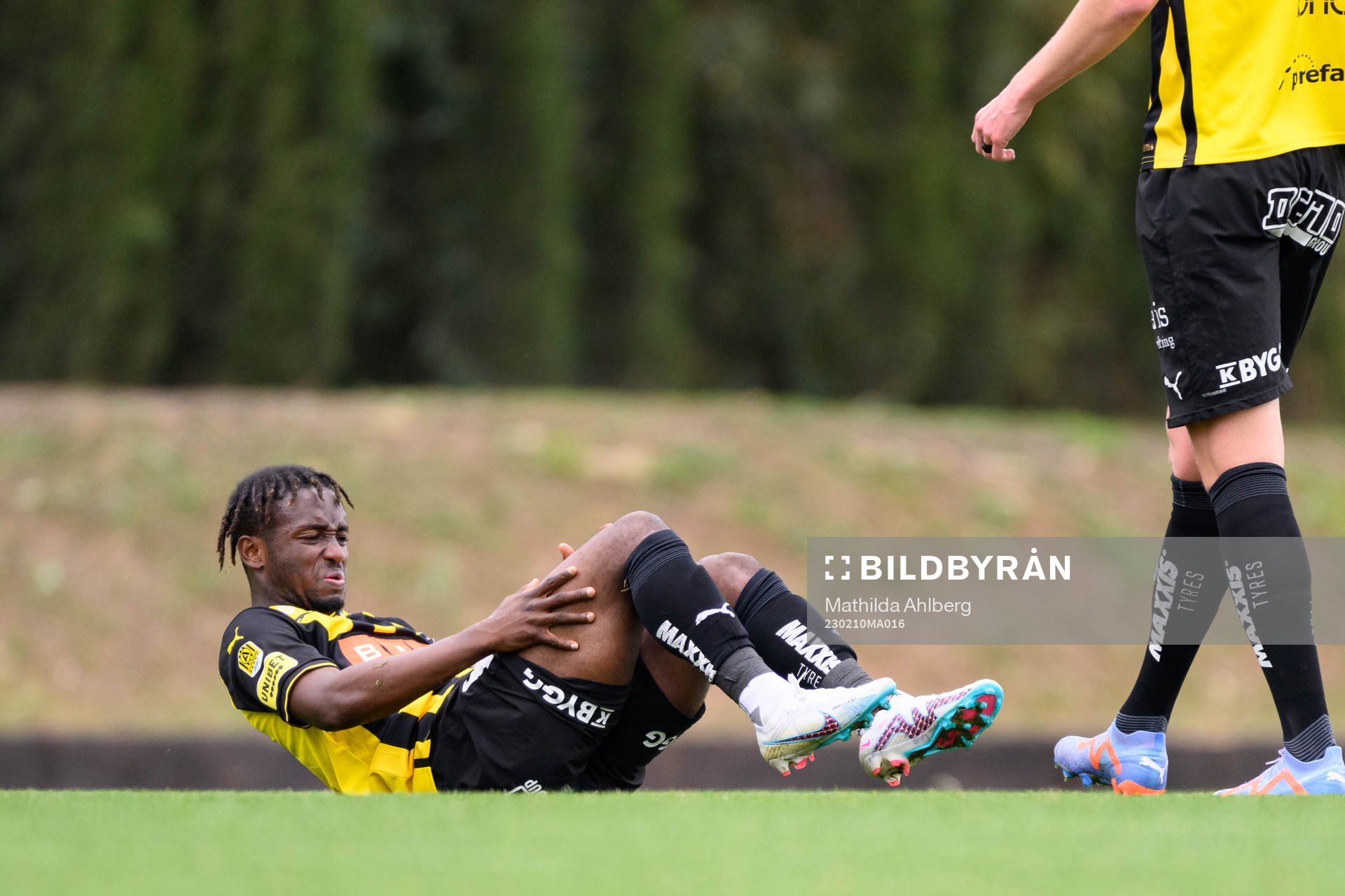 Ibrahim Sadiq of Häcken in pain