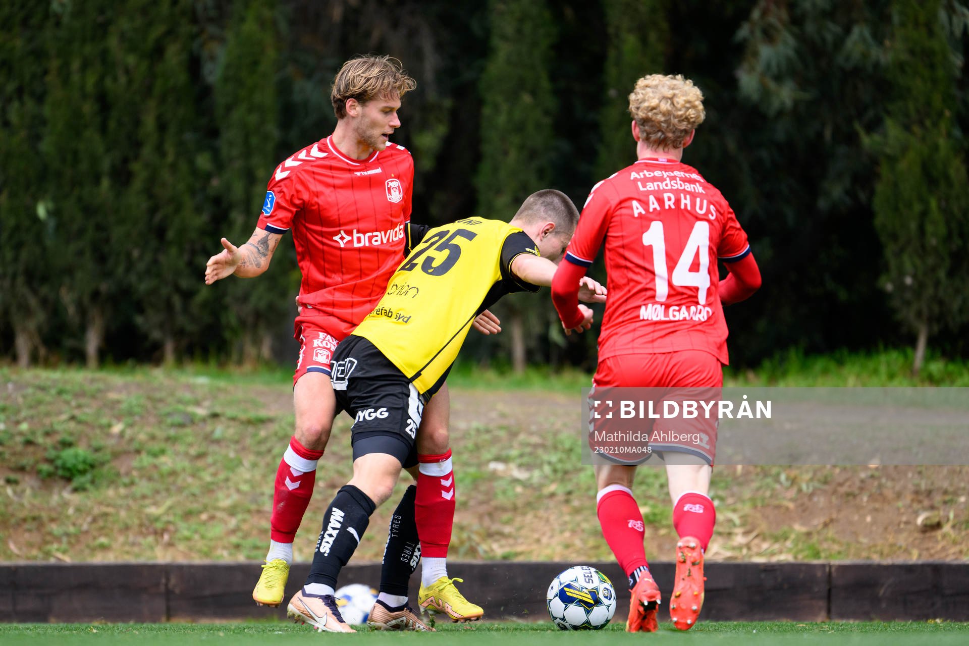 Felix Beijmo of Aarhus and Kristoffer Lund Hansen of Häcken