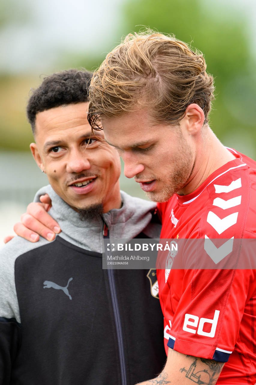 Tobias Sana, of Häcken and Felix Beijmo of Aarhus