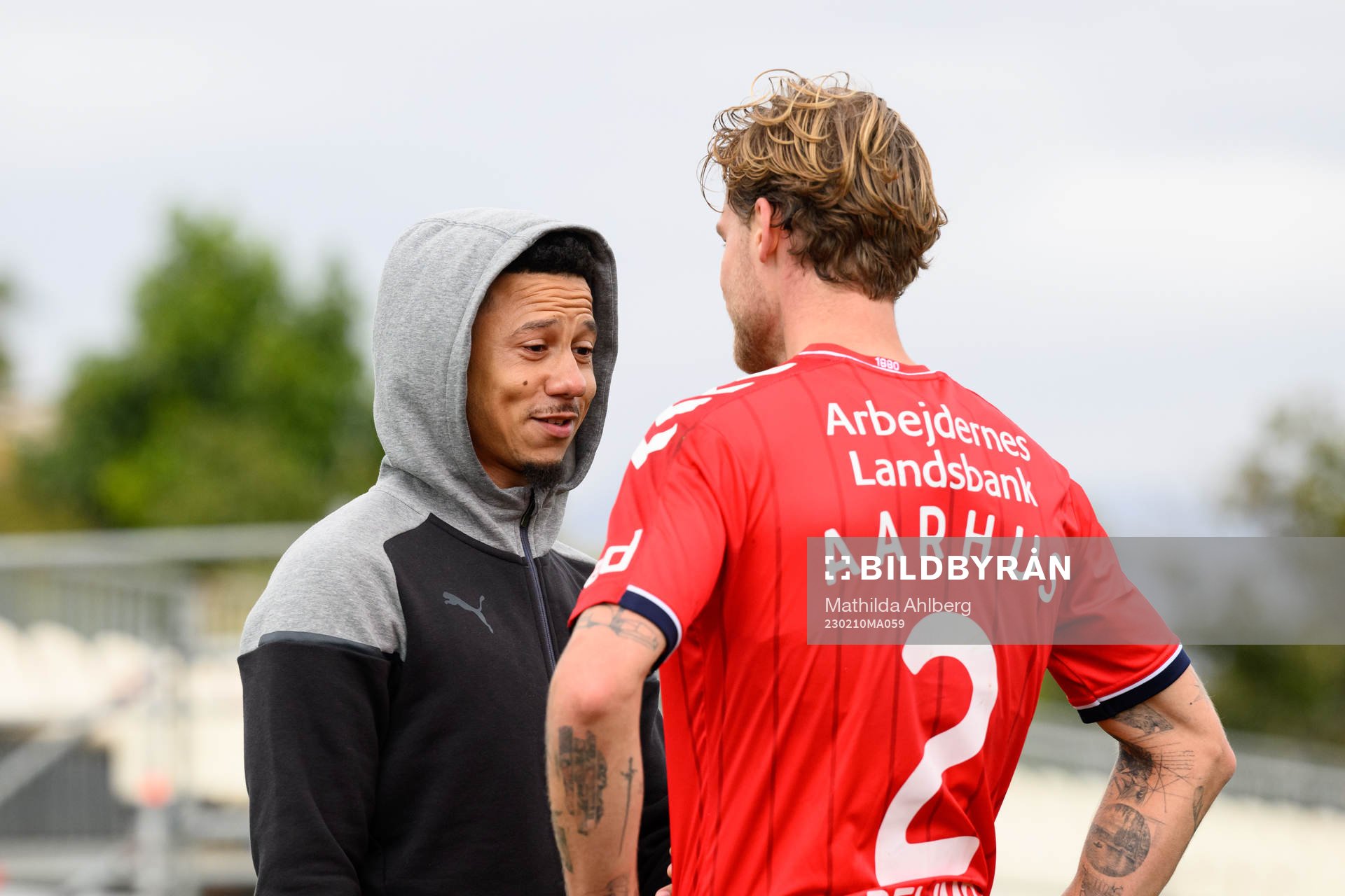 Tobias Sana, of Häcken and Felix Beijmo of Aarhus