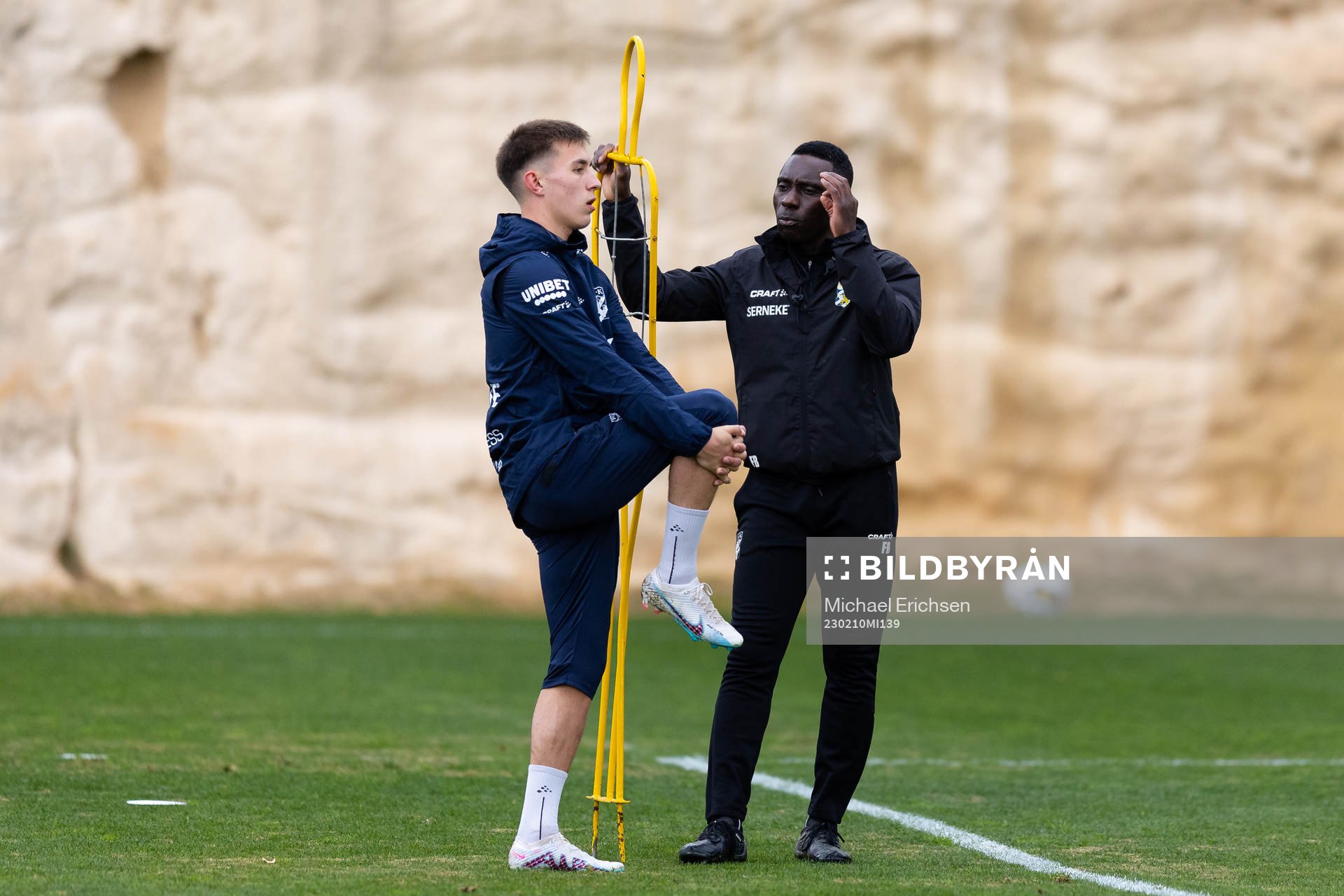 IFK Göteborgs Anton Kurochkin och tränare Frankie Boakye