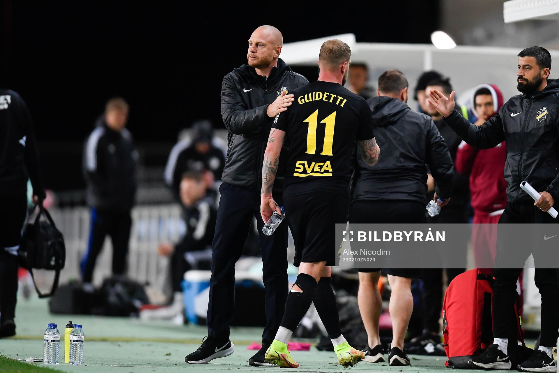 Head coach Andreas Brännström and John Guidetti of AIK