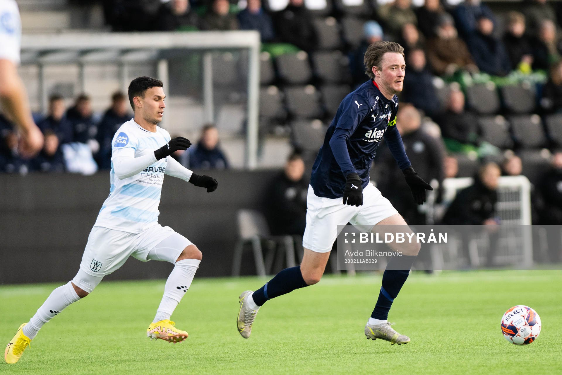 Helsingborgs Rasmus Jönsson jagas av Helsingörs Callum
