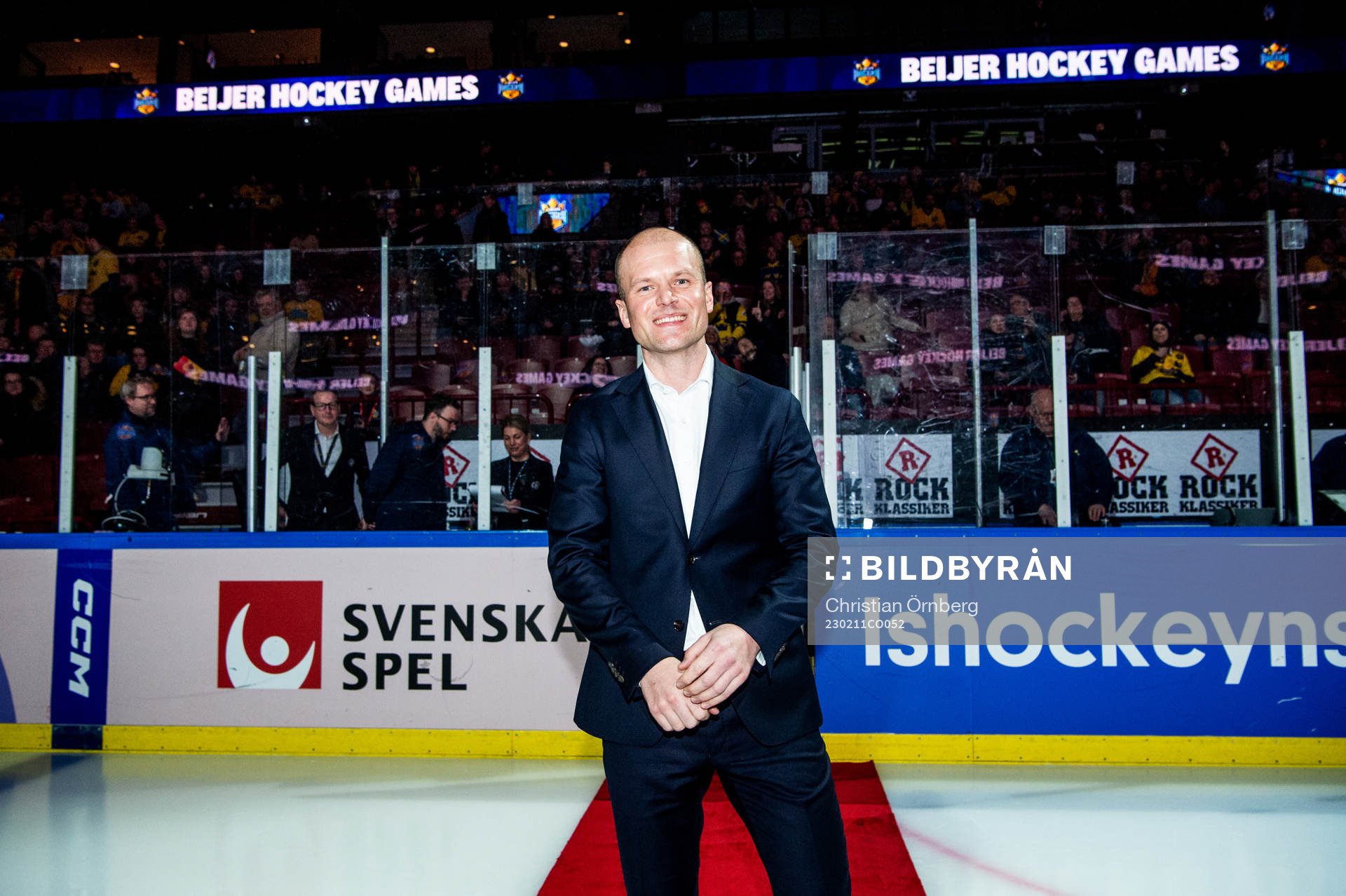 Referee Ludvig Lundgren is awarded ”Stora Grabbars
