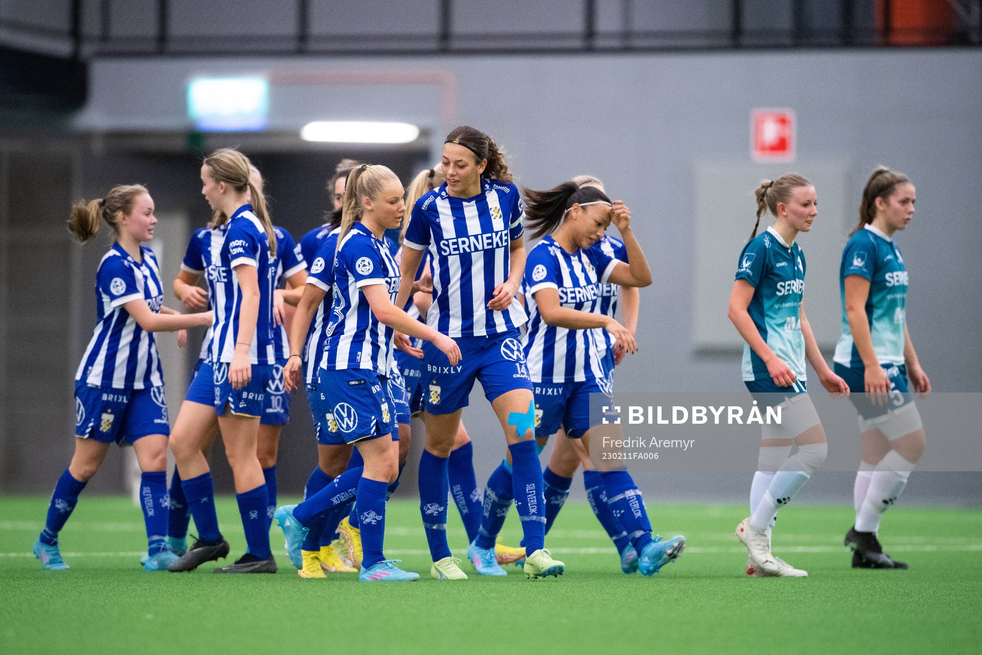 IFK Göteborgs spelare jublar under träningsmatchen mellan IFK Göteborg och Alingsås IF den 11 februari 2023 i Göteborg . 