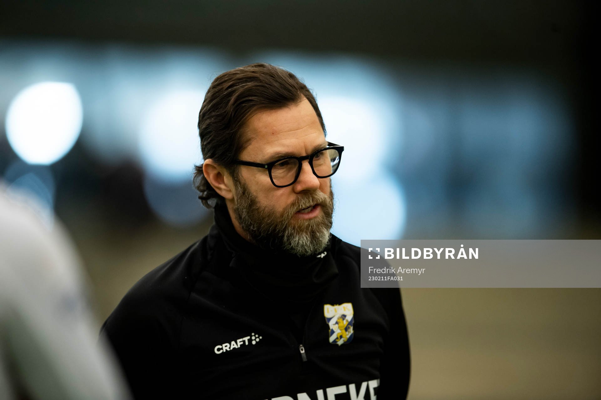 IFK Göteborgs huvudtränare Peter Svanström under träningsmatchen mellan IFK Göteborg och Alingsås IF den 11 februari 2023 i Göteborg .