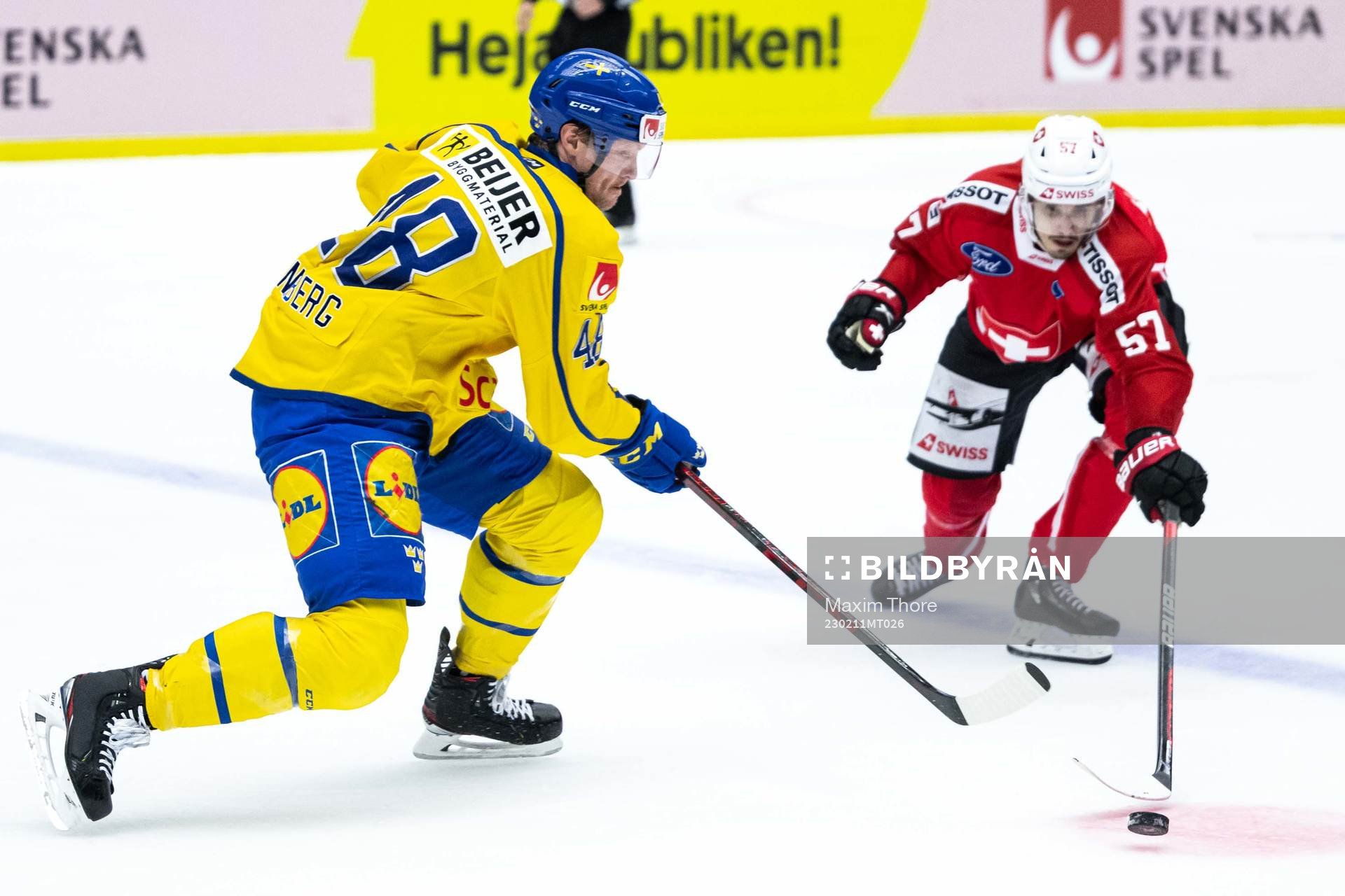 Carl Klingberg of Sweden and Nathan Vouardoux of Switzerland