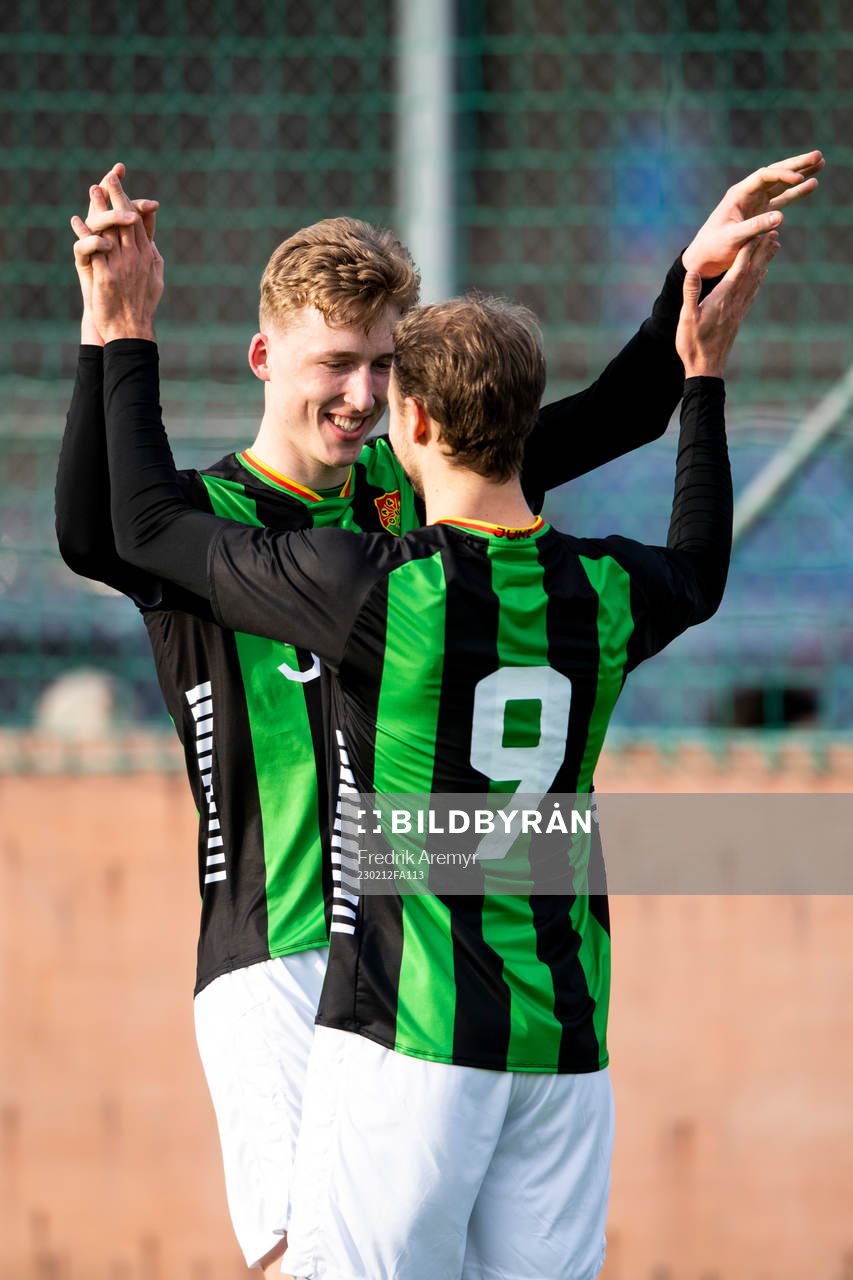 GAIS målskytt Filip Beckman jublar