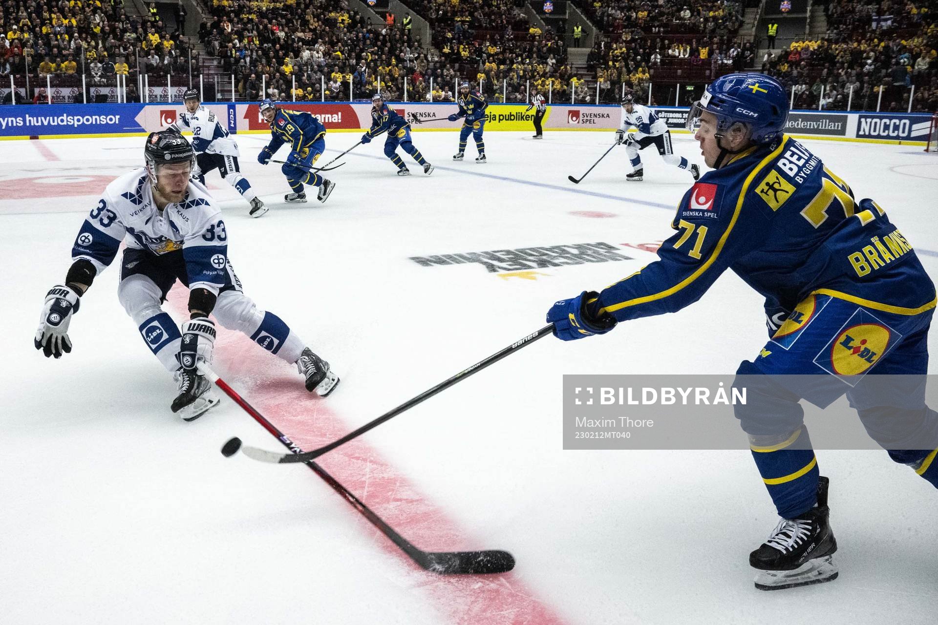 Nikolas Matinpalo of Finland and Isac Brännström of Sweden