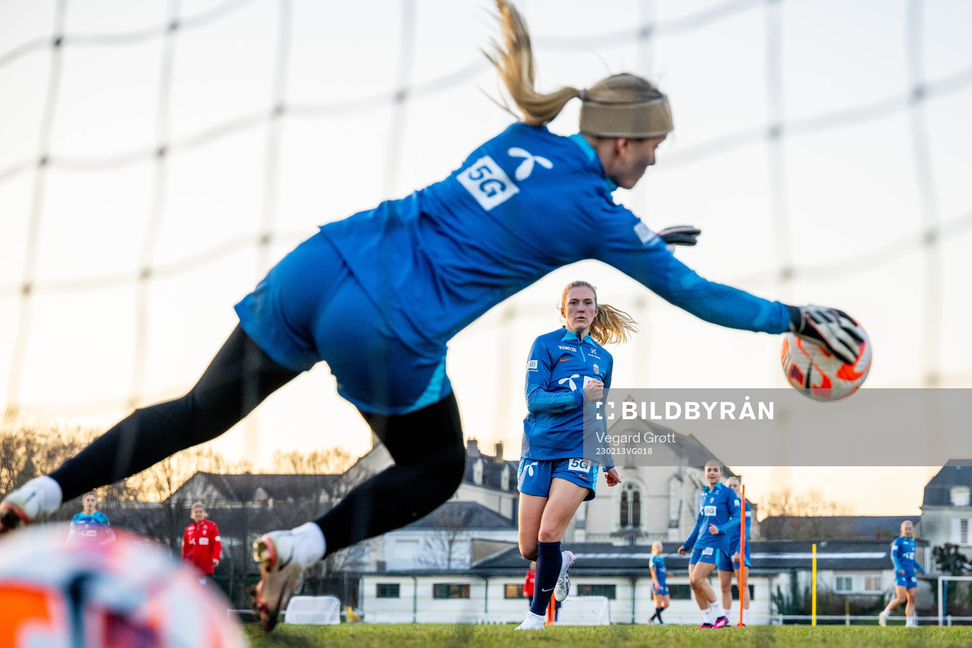 Emilie Nautnes and goalkeeper Guro Pettersen of the
