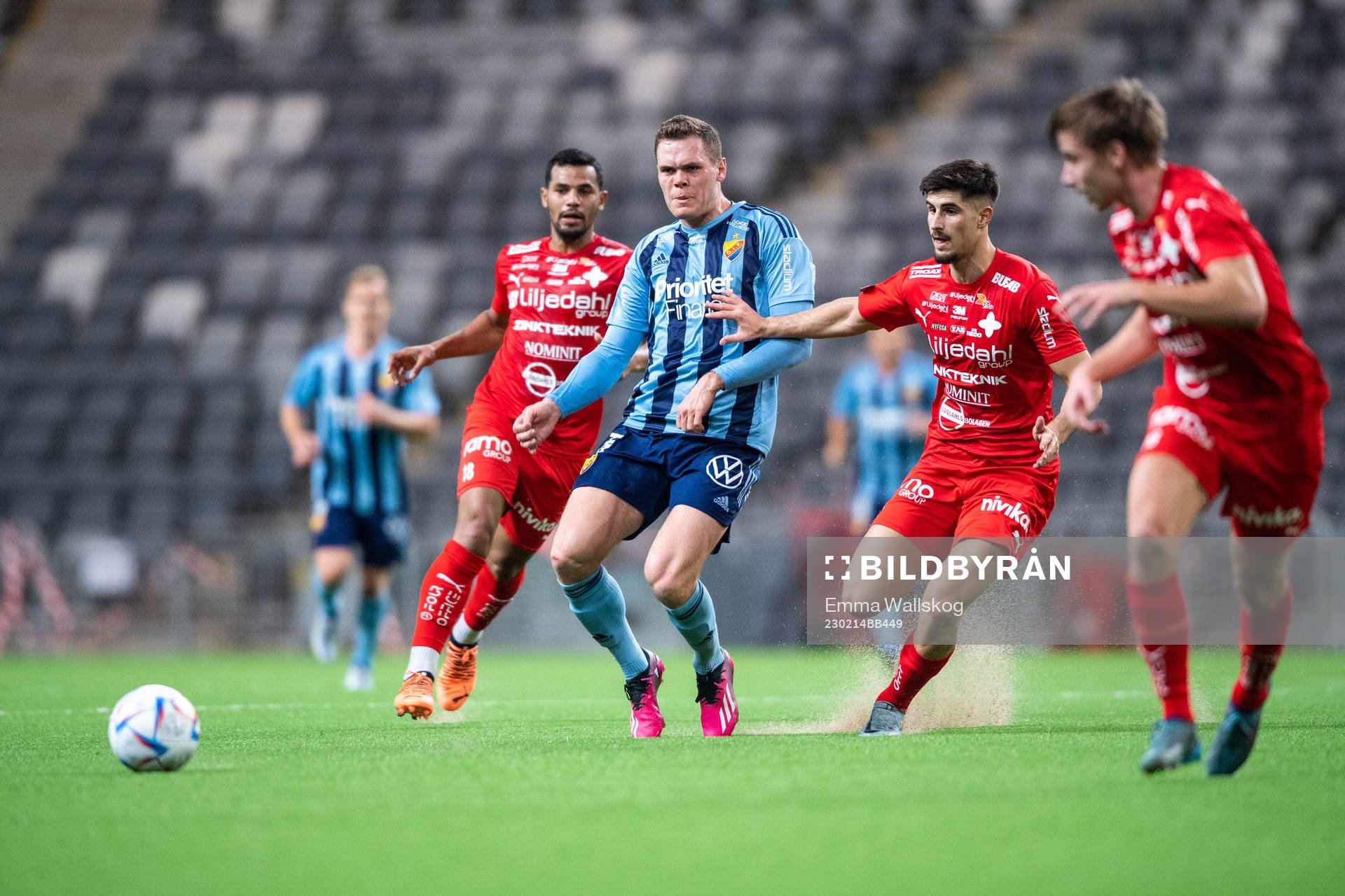 Djurgårdens Jacob Bergström och Värnamos Emin Grozdanic