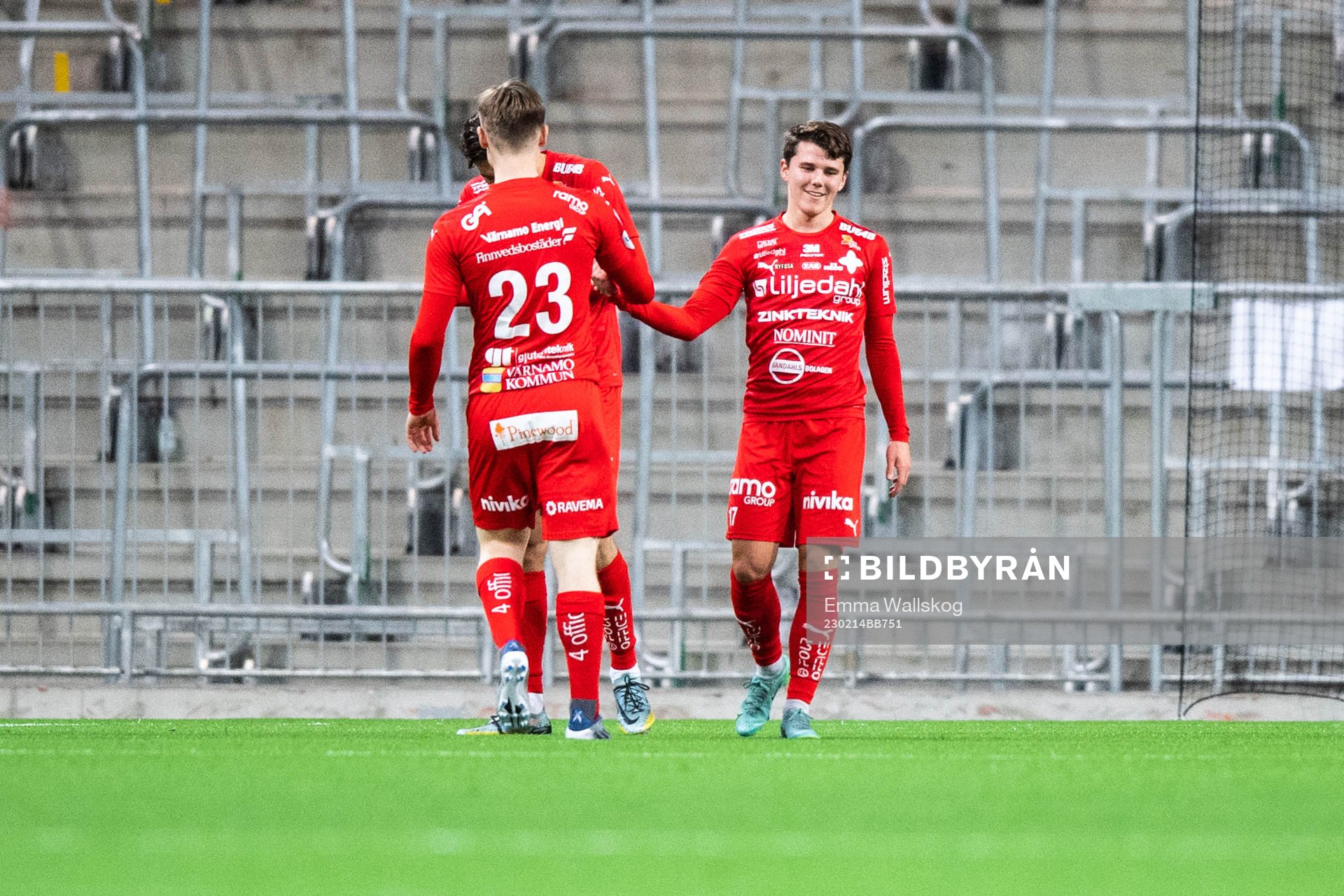 Värnamos Jesper Dickman jublar efter 1-4 under träningsmatchen i fotboll mellan Djurgården och Värnamo den 14 februari 2023 i Stockholm.