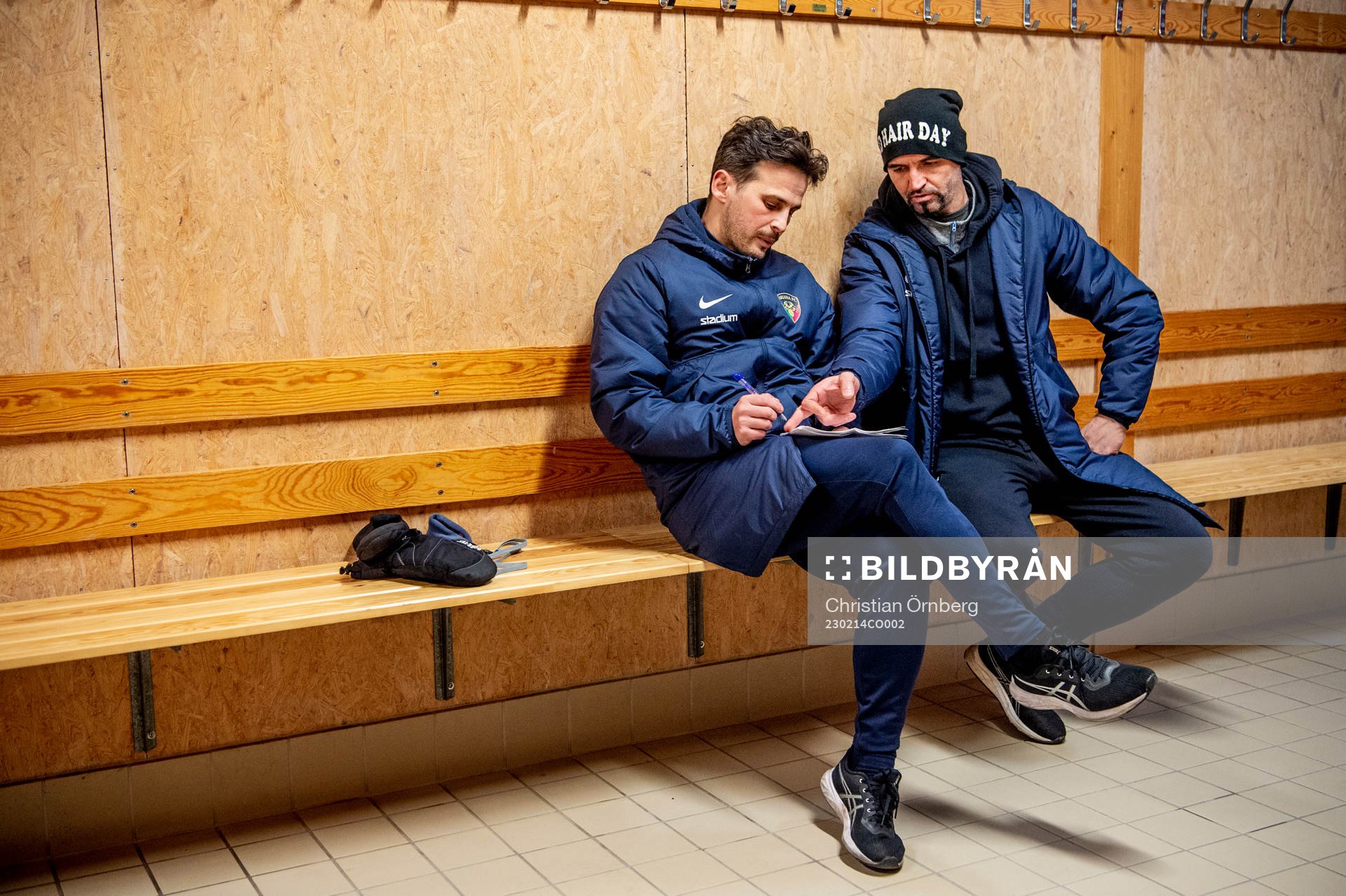 Assisterande tränarna Besnik Llazani och Baskim Sopi innan