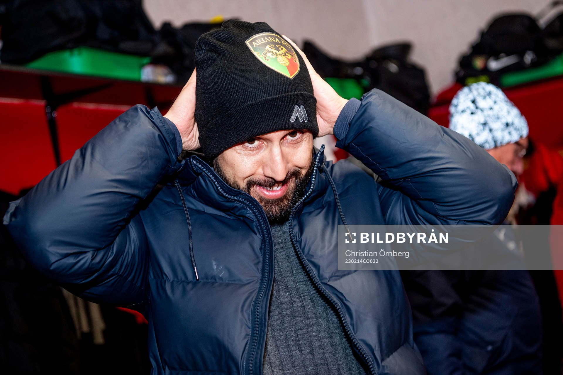 Sportchefen Omid Hushmand innan Arianas träning