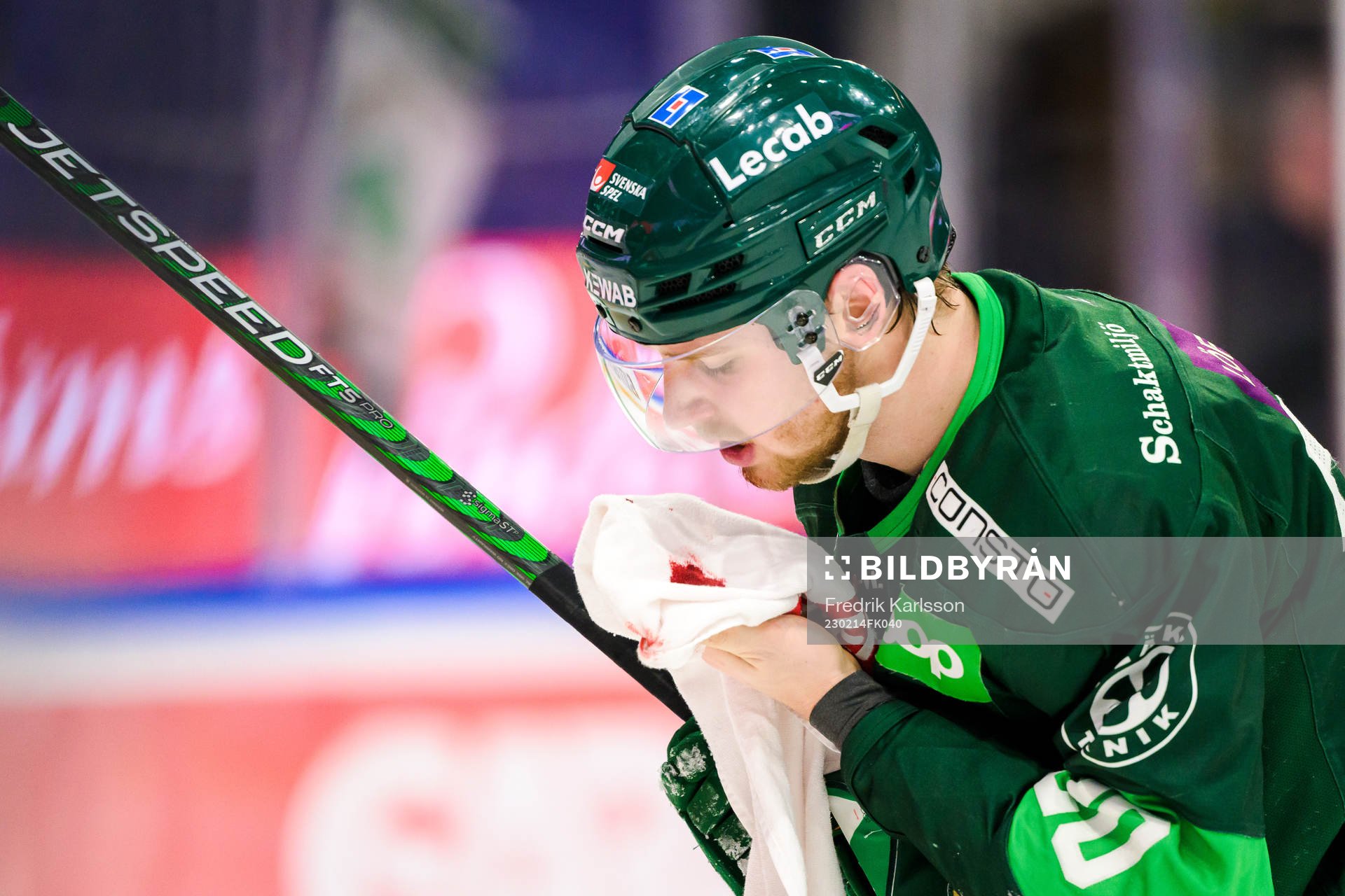 Färjestads Marcus Westfält blöder
