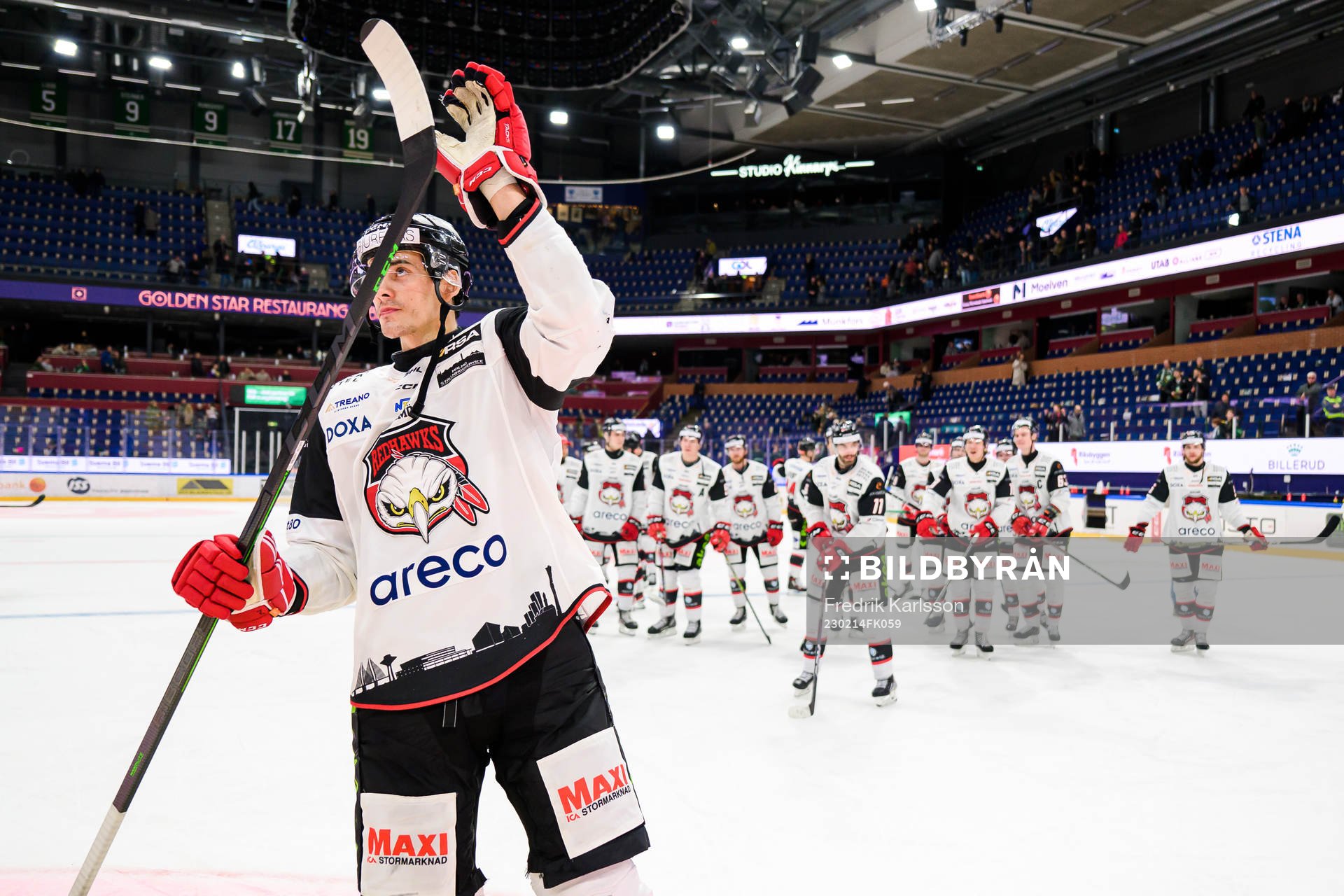 Malmö Redhawks Oliver Lauridsen jublar och tackar publiken