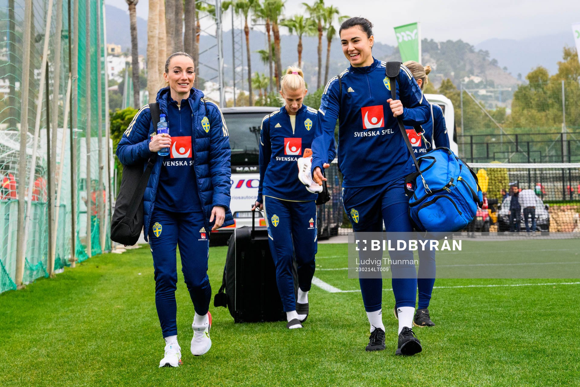 Kosovare Asllani, Sofia Jakobsson and goalkeeper Zecira