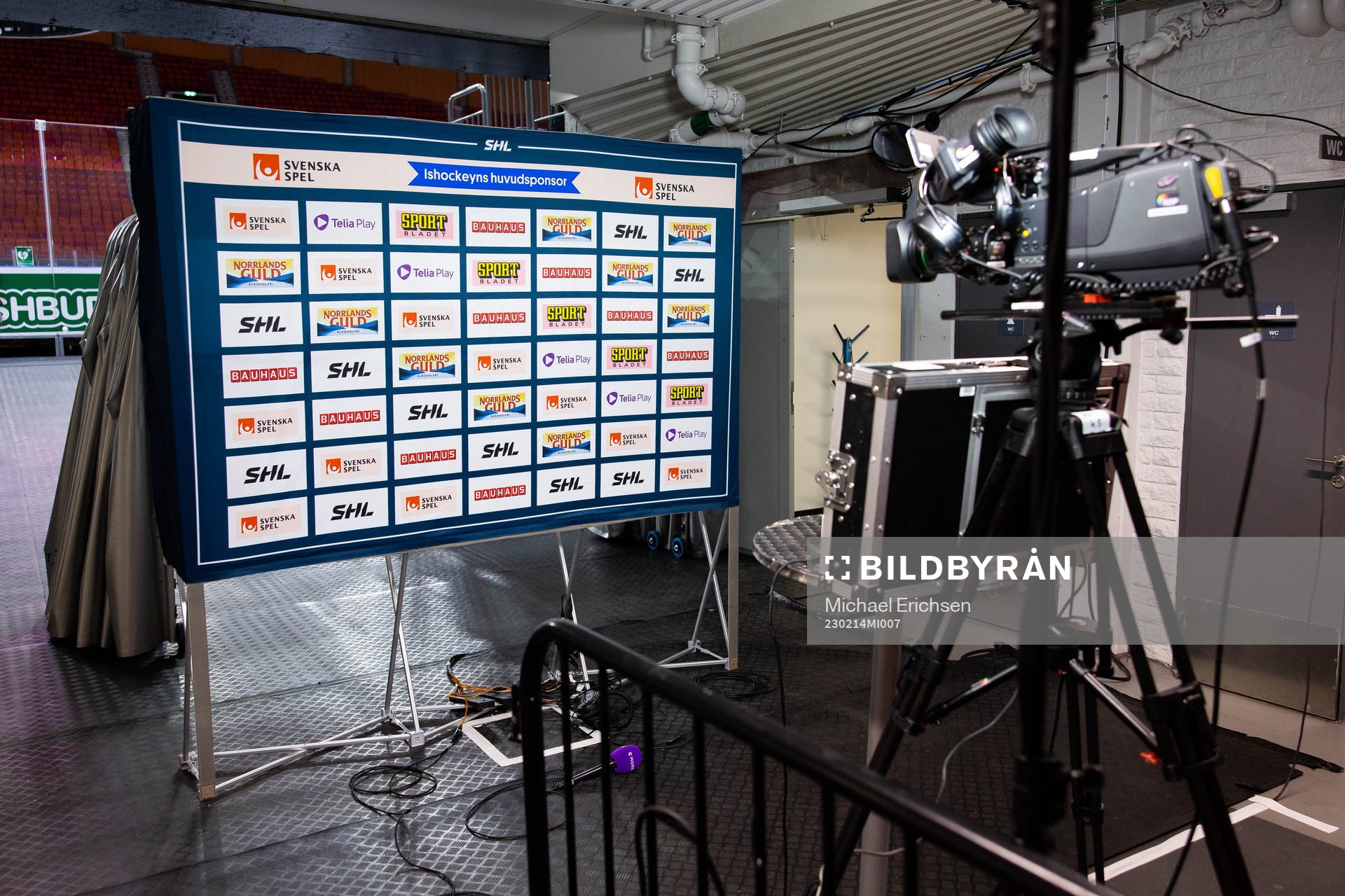 Partnerväggen i mixed zone innan ishockeymatchen i SHL