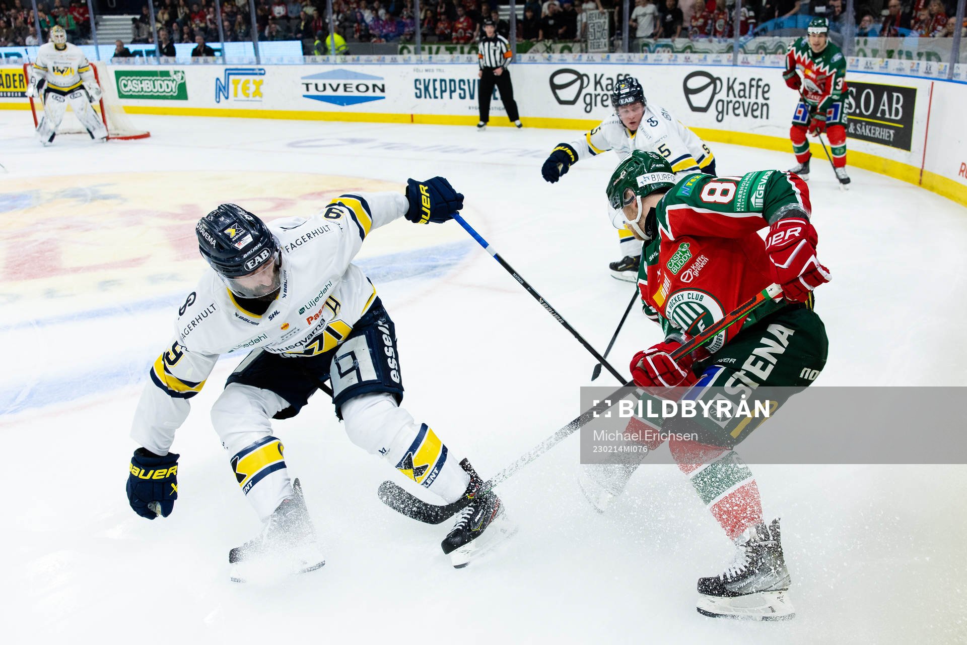 HV71s Taylor Matson och Frölundas Ryan Lasch
