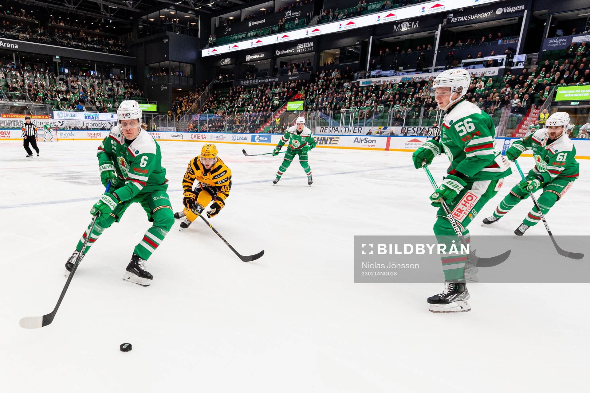 Rögles Tony Sund och Adam Engström i en kamp mot