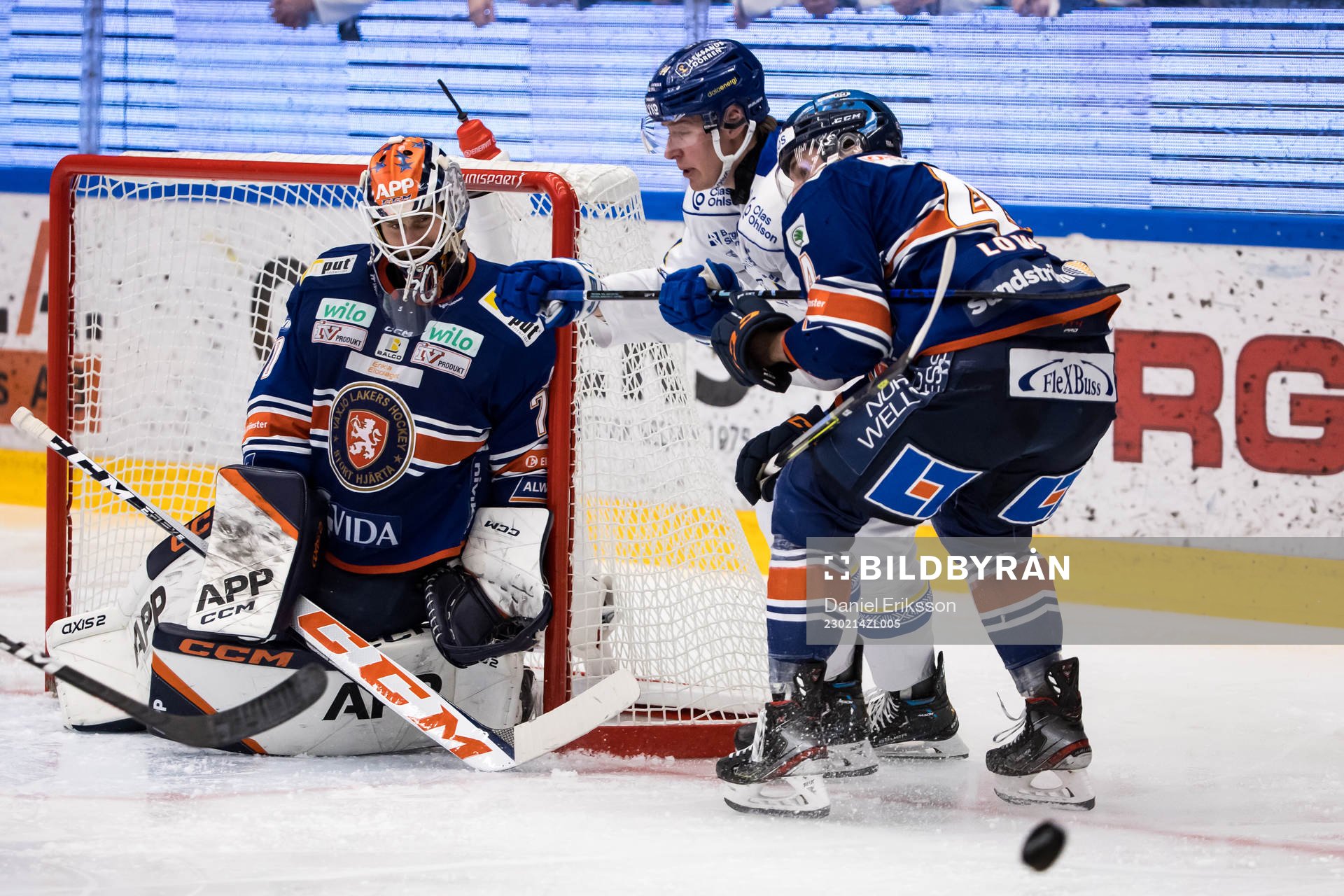 Växjös målvakt Adam Åhman och Leksands Carter Ashton