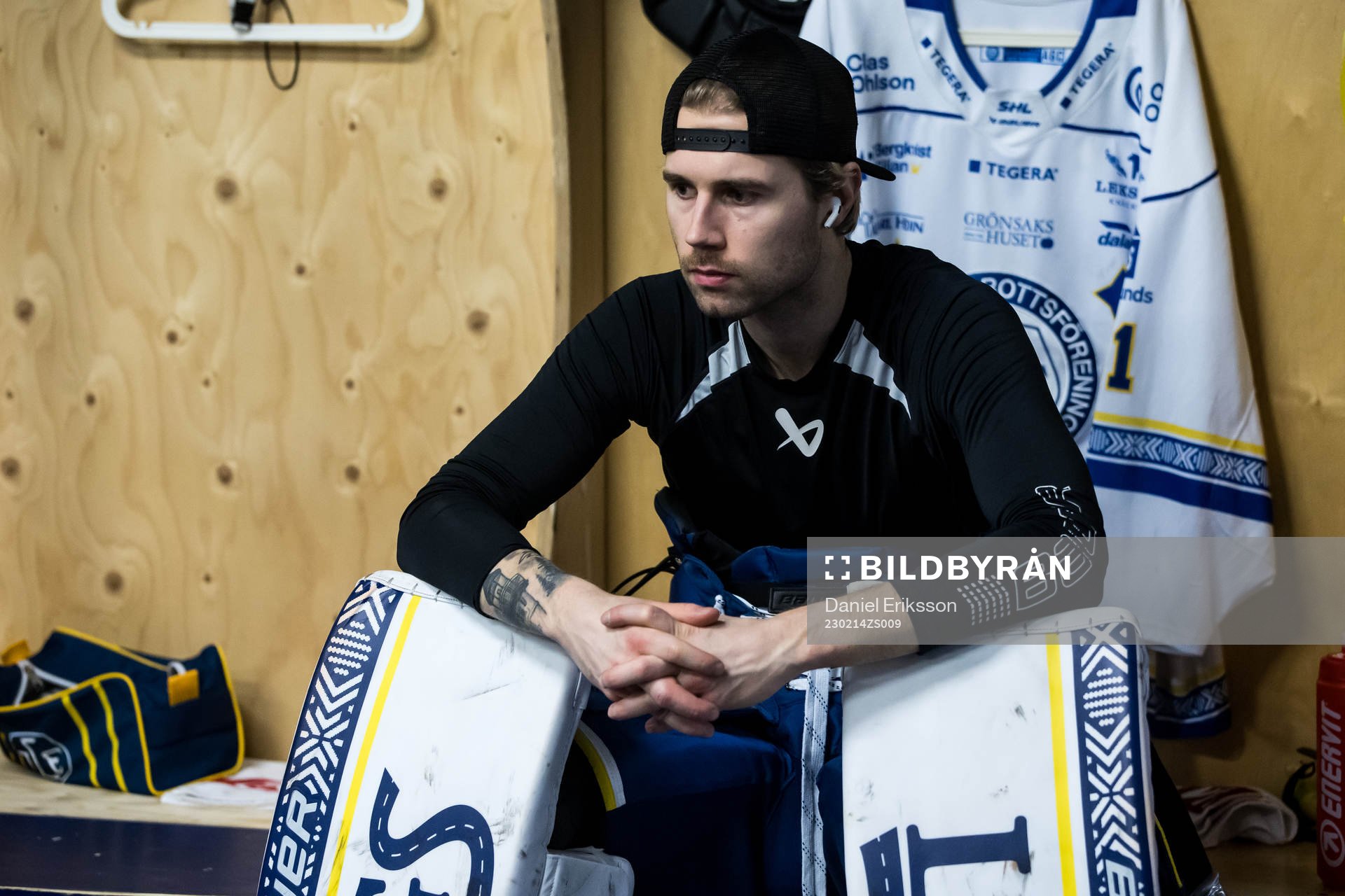 Leksands målvakt Kasimir Kaskisuo  innan ishockeymatchen i