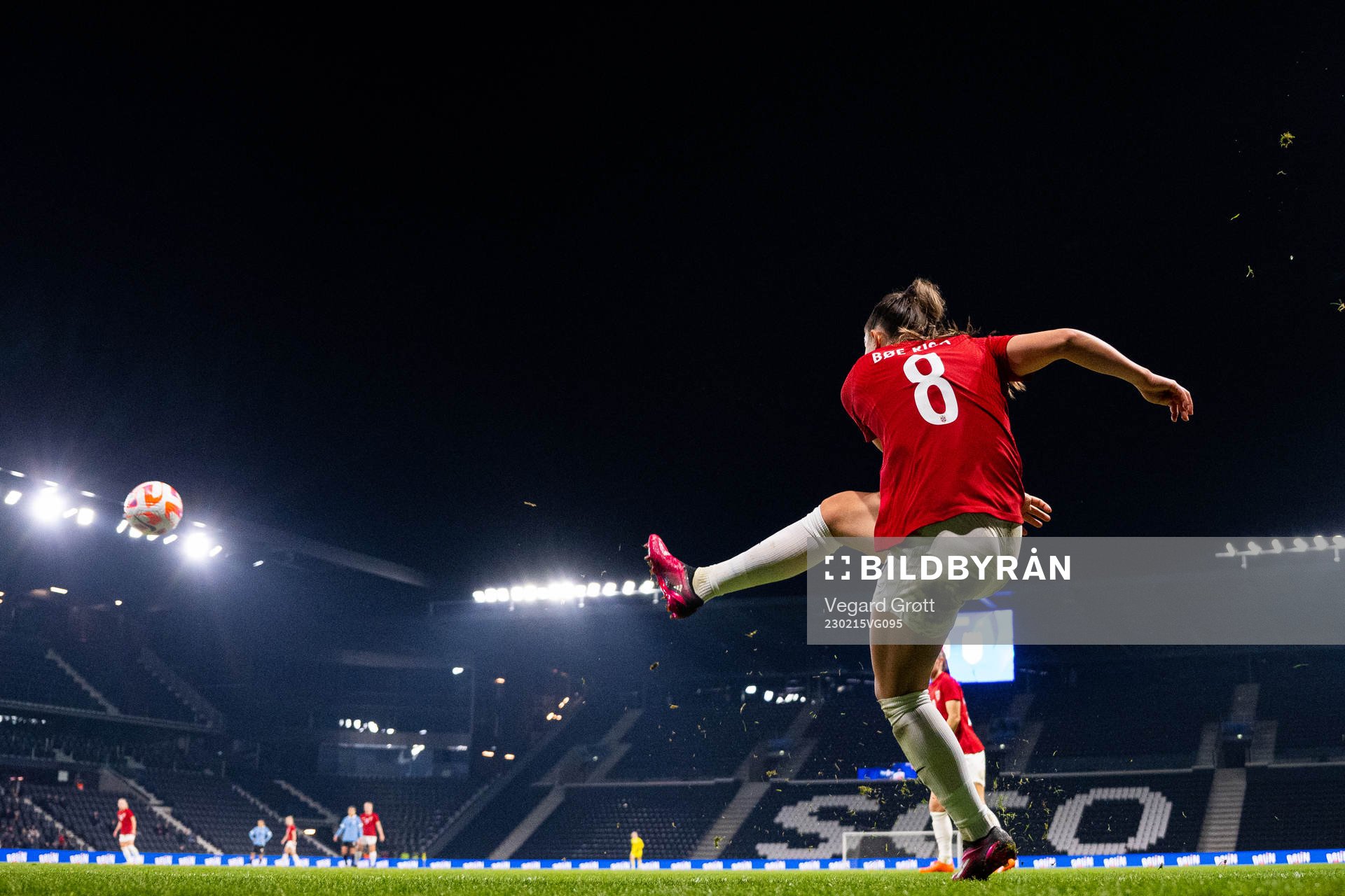 Vilde Bøe Risa of Norway takes a corner kick