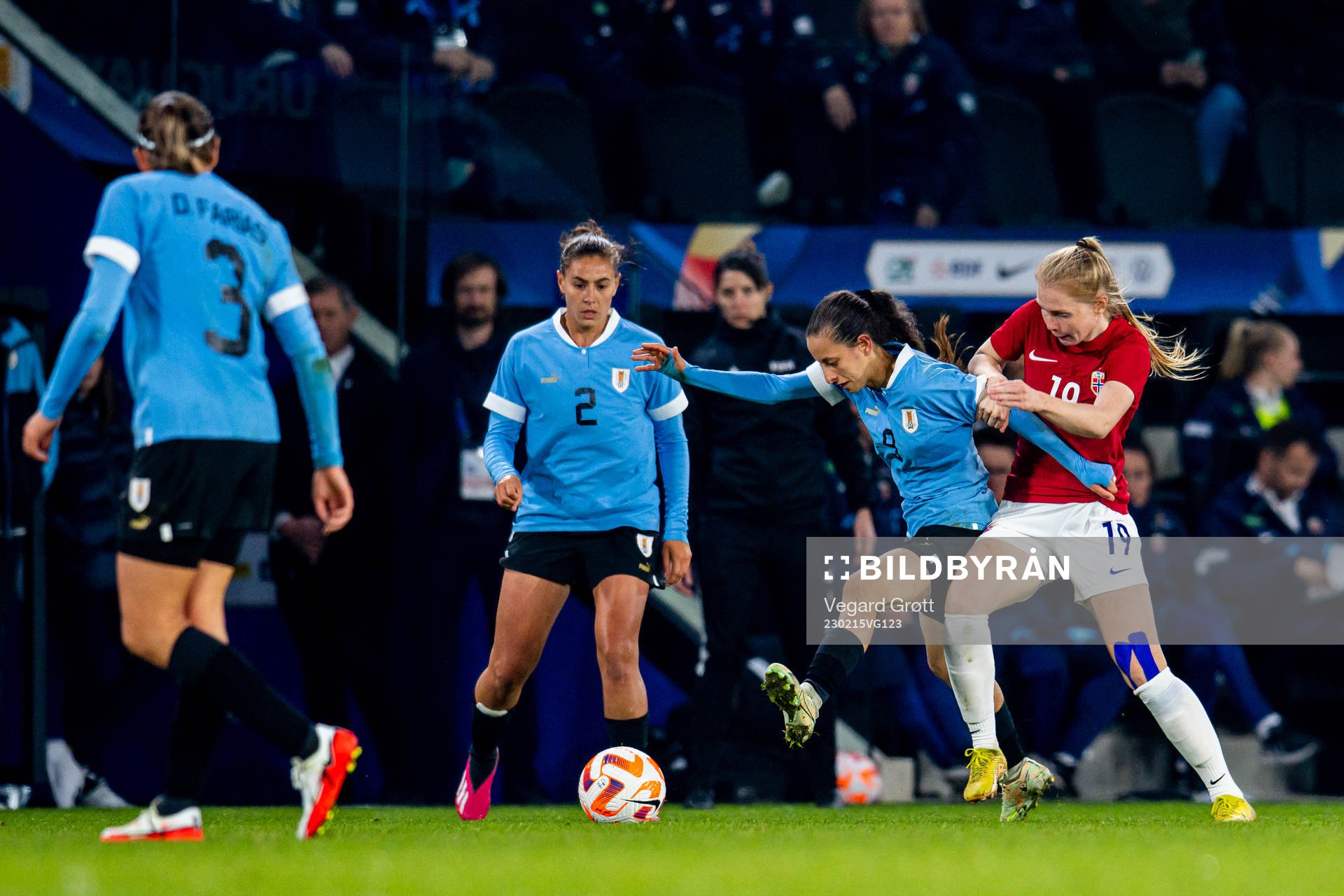 Belén Aquino of Uruguay and Malin Brenn of Norway