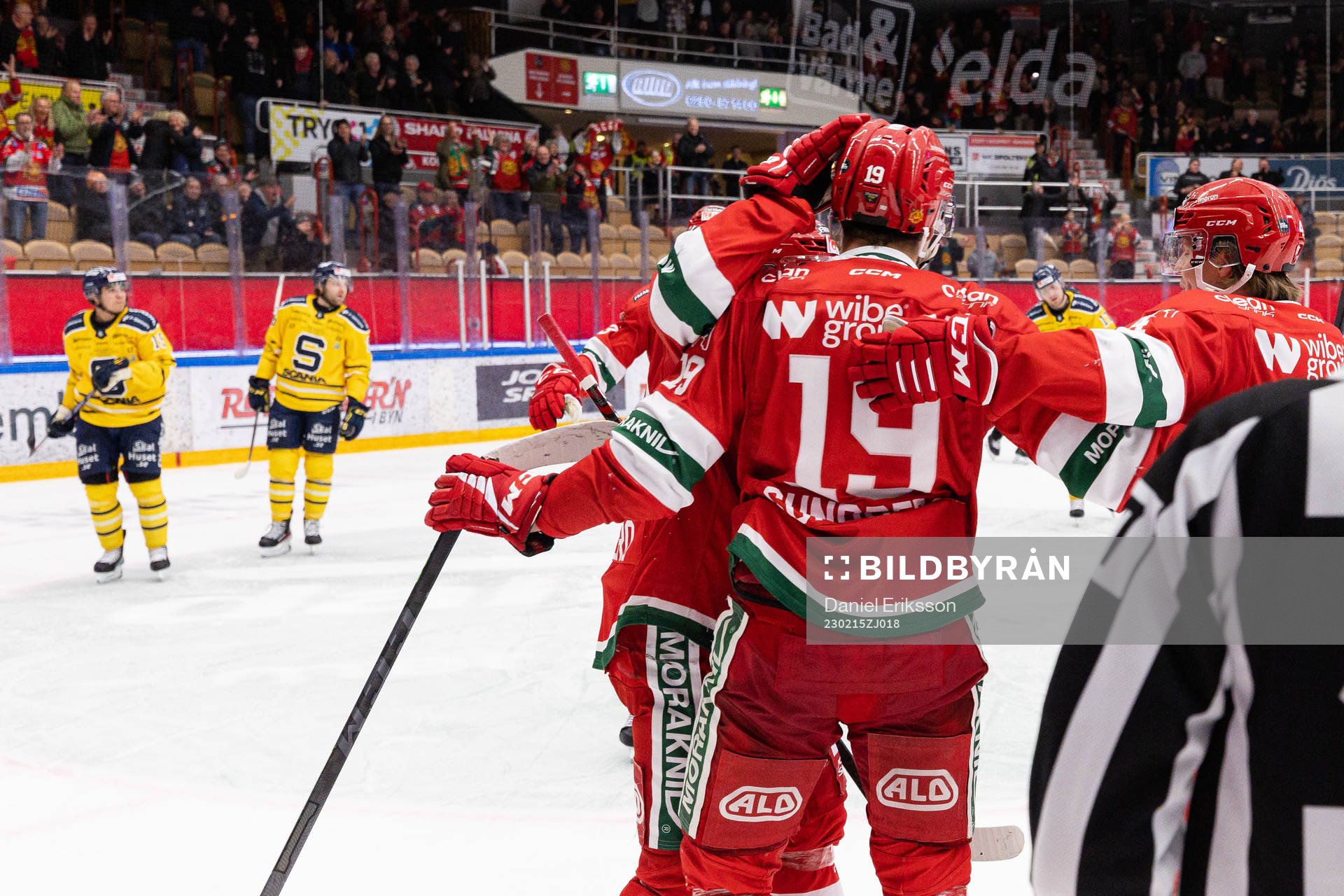 Moras Axel Sundberg jublar